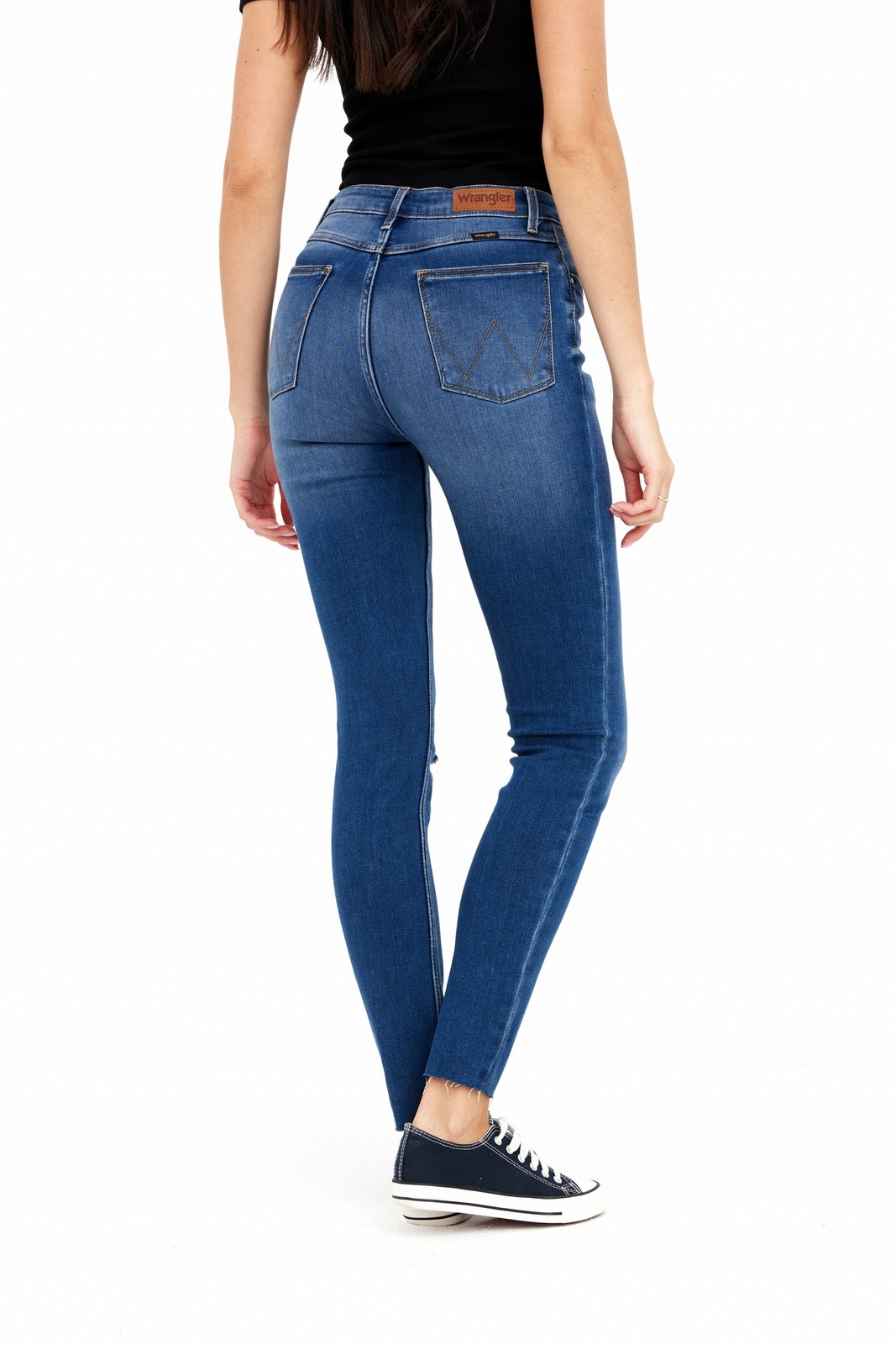 Dámské úzké nohavice džíny Wrangler Skinny Medium Blue W20KBN30G 31/30