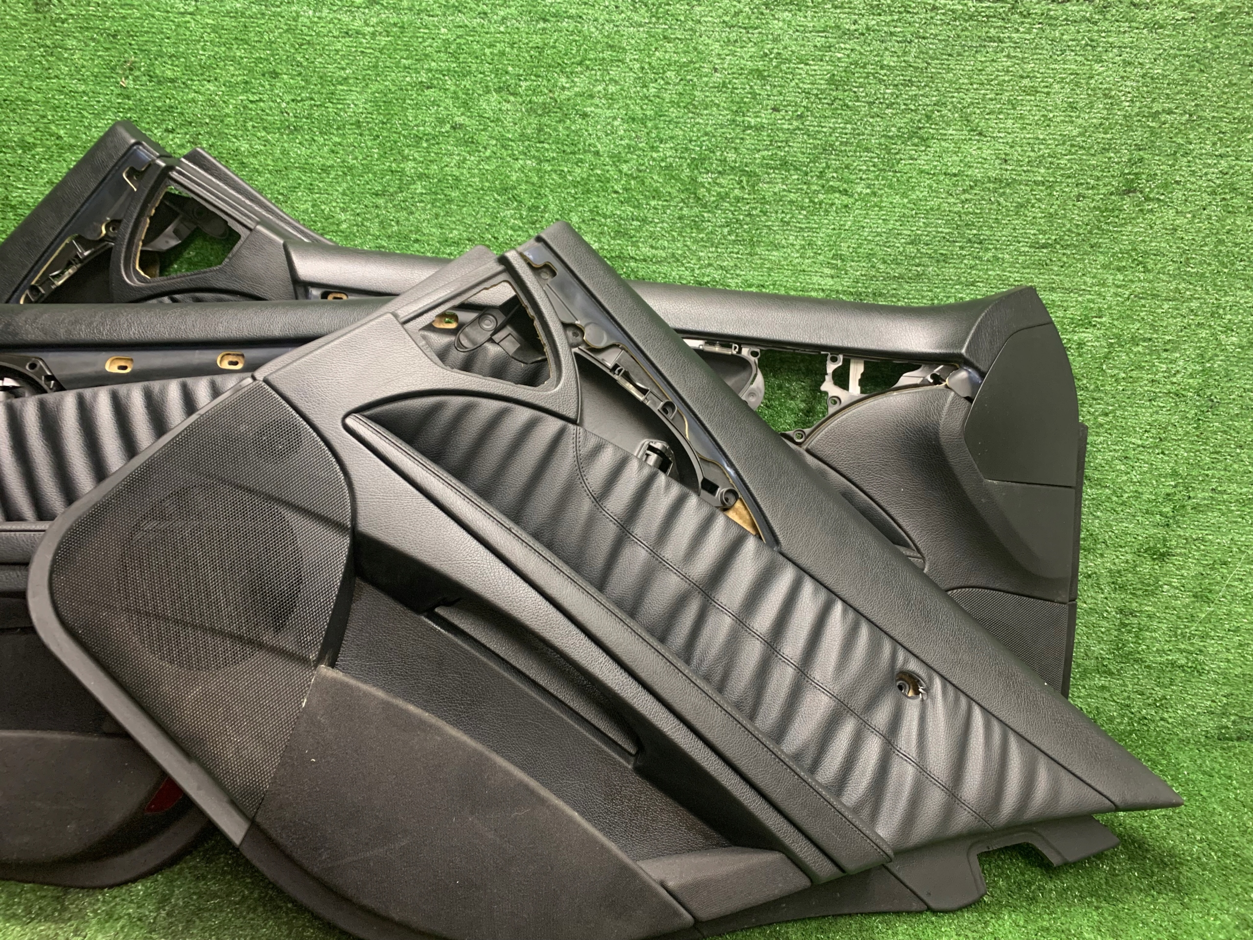 side side upholstery door front rear part KOMPLET MERCEDES W211 E KLASA
