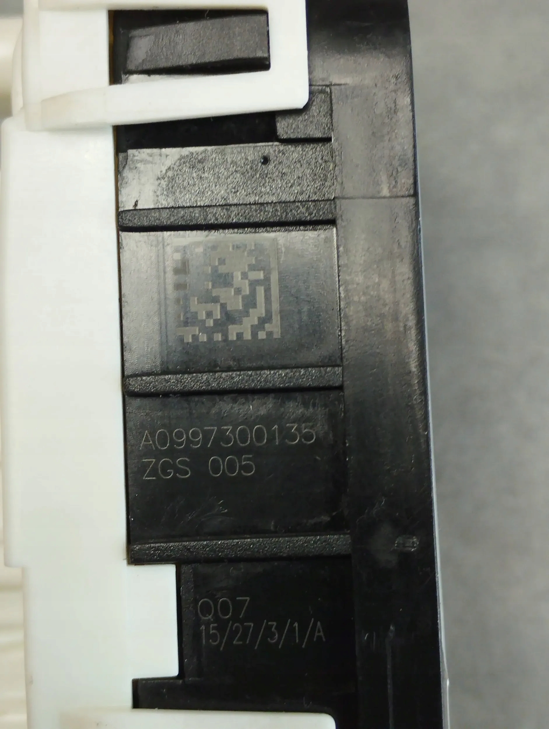 Mercedes-Benz CLS C218 lock left rear part A0997300135
