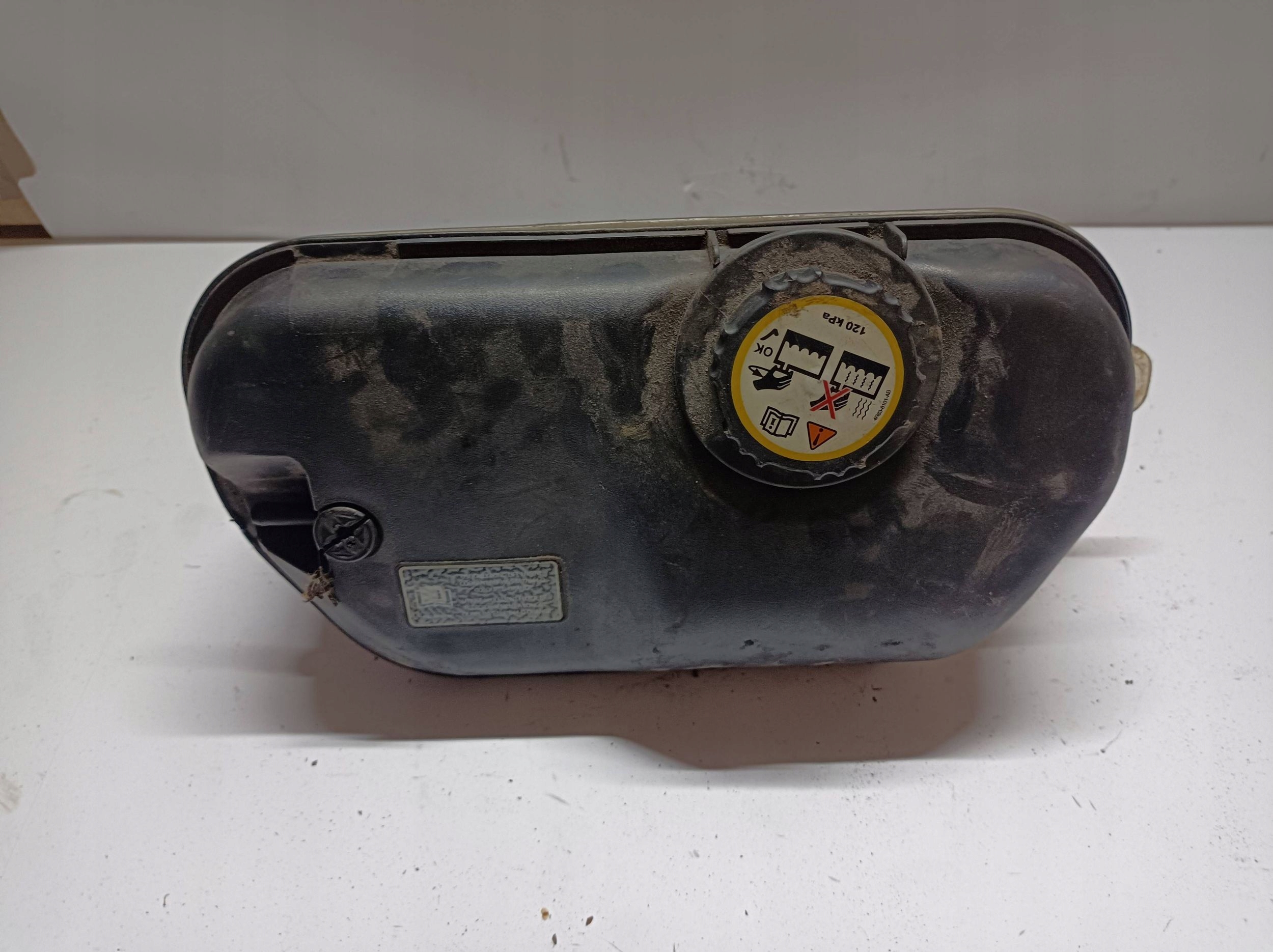 Réservoir eau Jaguar XF X250 4R838A080AC
