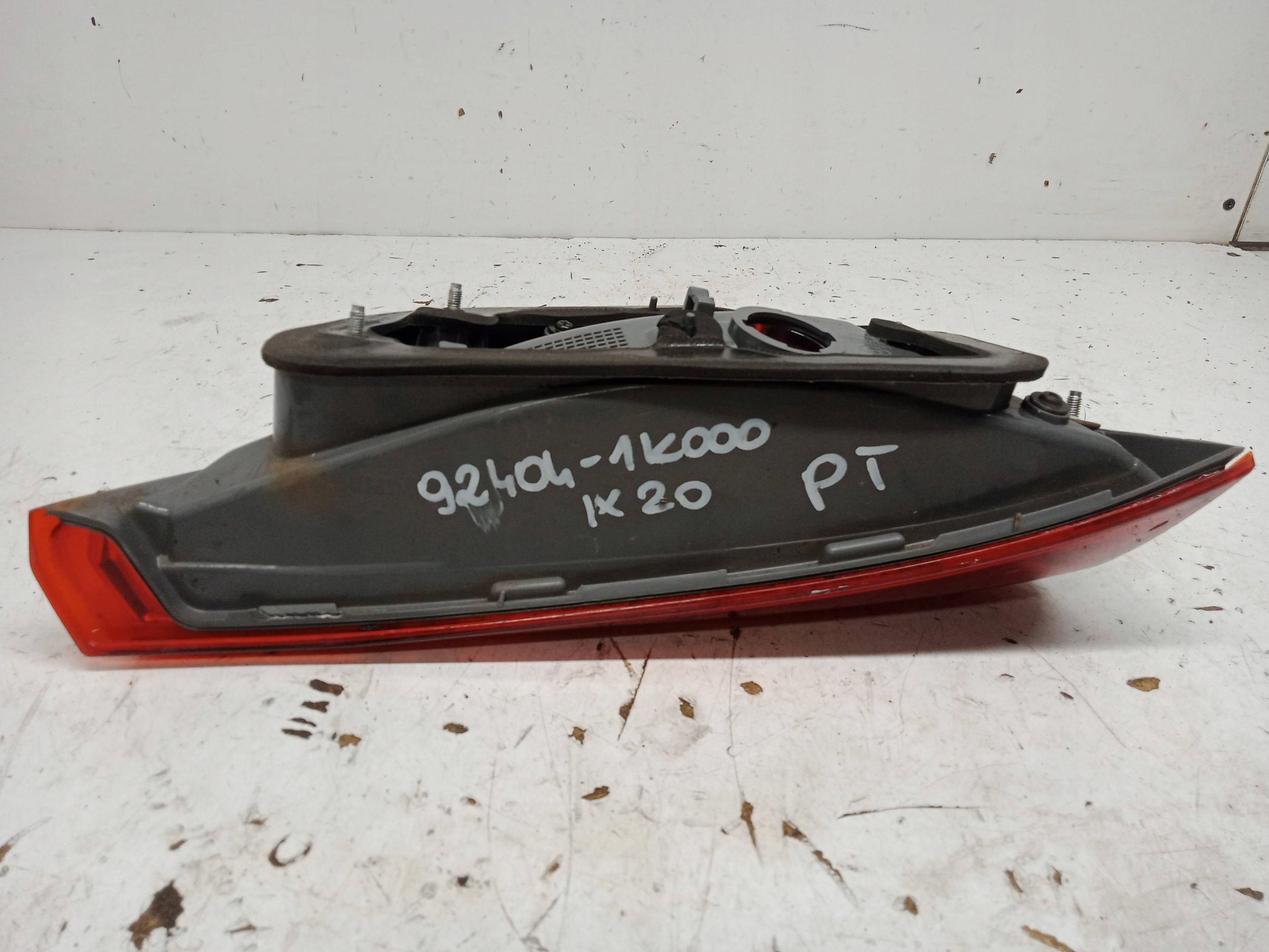 HYUNDAI IX20 light bonnet right rear part 92404-1K000 2010
