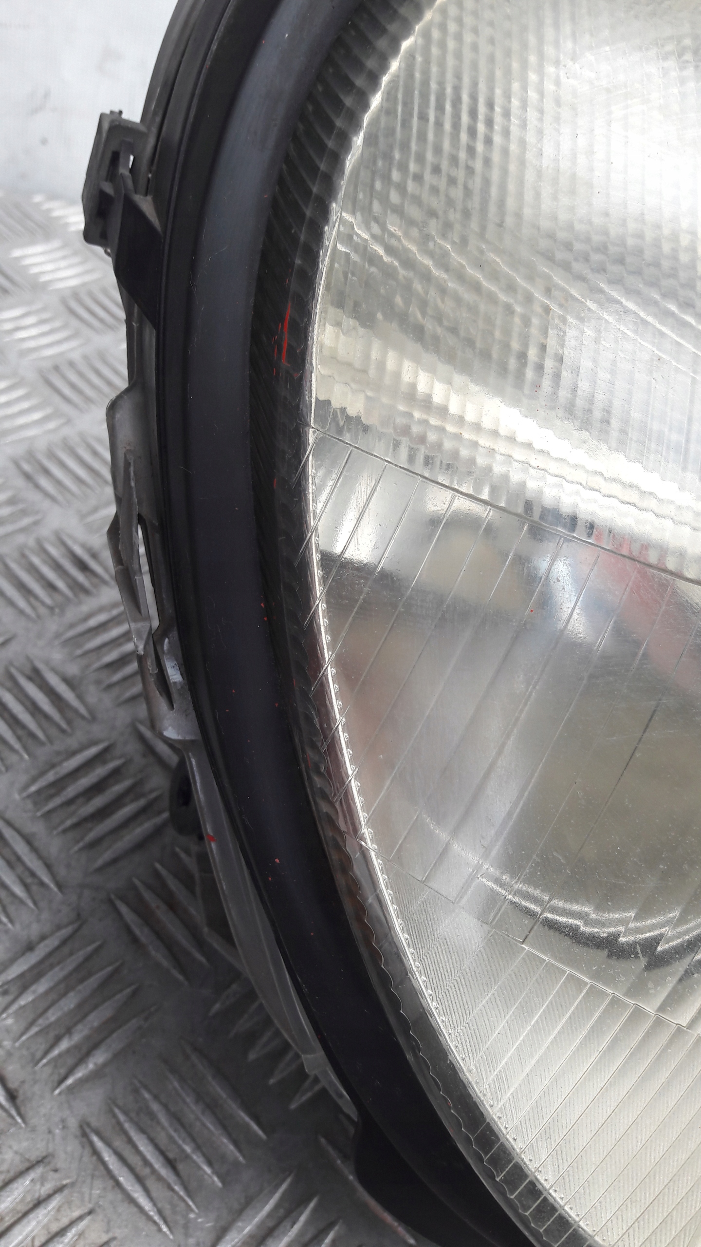 MERCEDES W203 light right front A2038200261