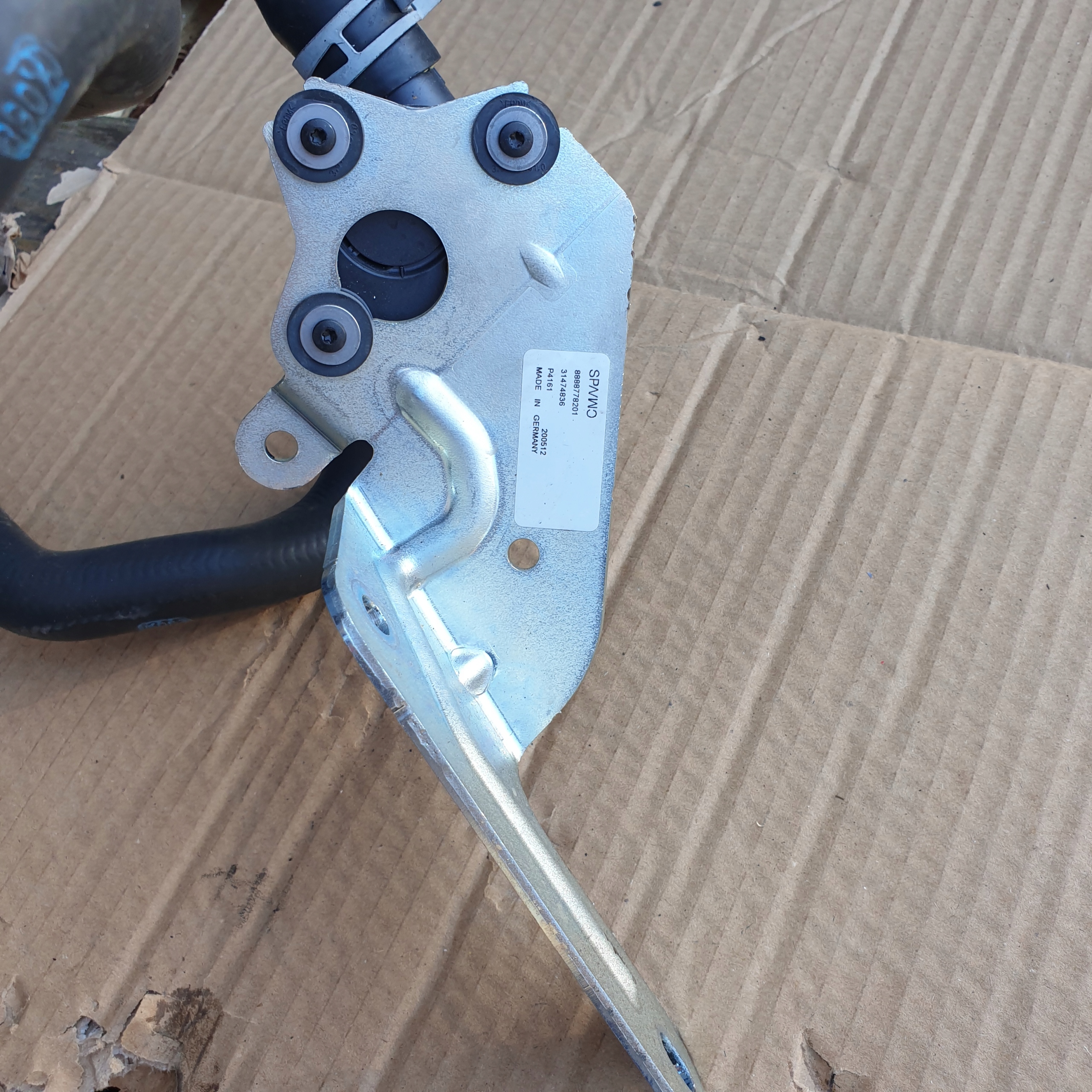 supplementary water pump console VOLVO XC40 XC60 V60 OE 2.0D OE