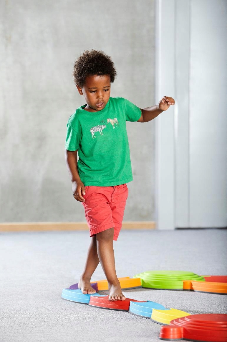 Ścieżka animacyjna rzeka z wyspami i mostami Gonge Marka Gonge