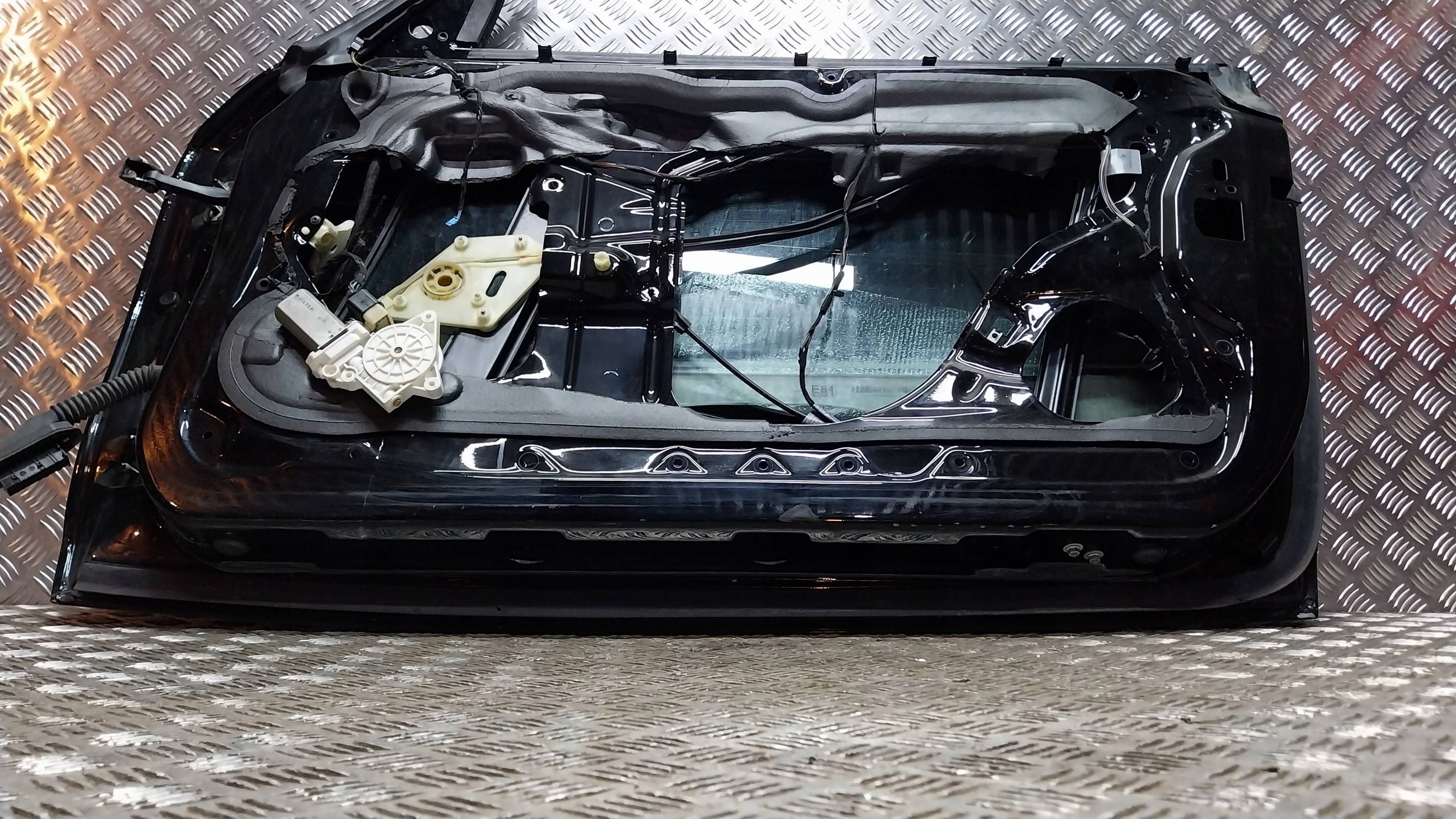 dvere pravé BMW 1 E88 E81 E82 COUPE CABRIO 07