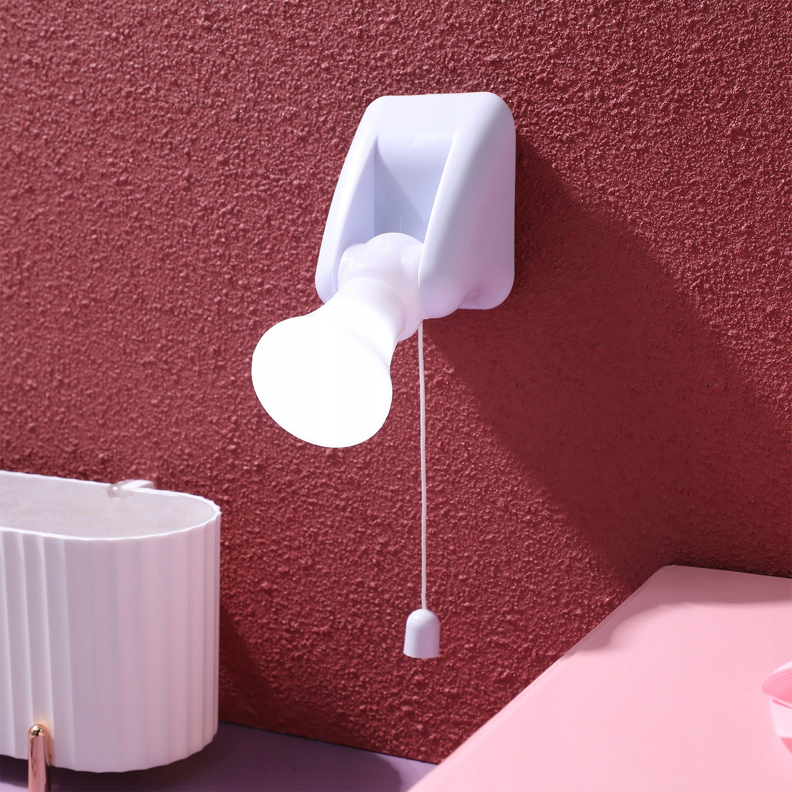 LAMPA LED NA BATERIE PRZENOŚNA SAMOPRZYLEPNA DO MONTAŻU Kolekcja none