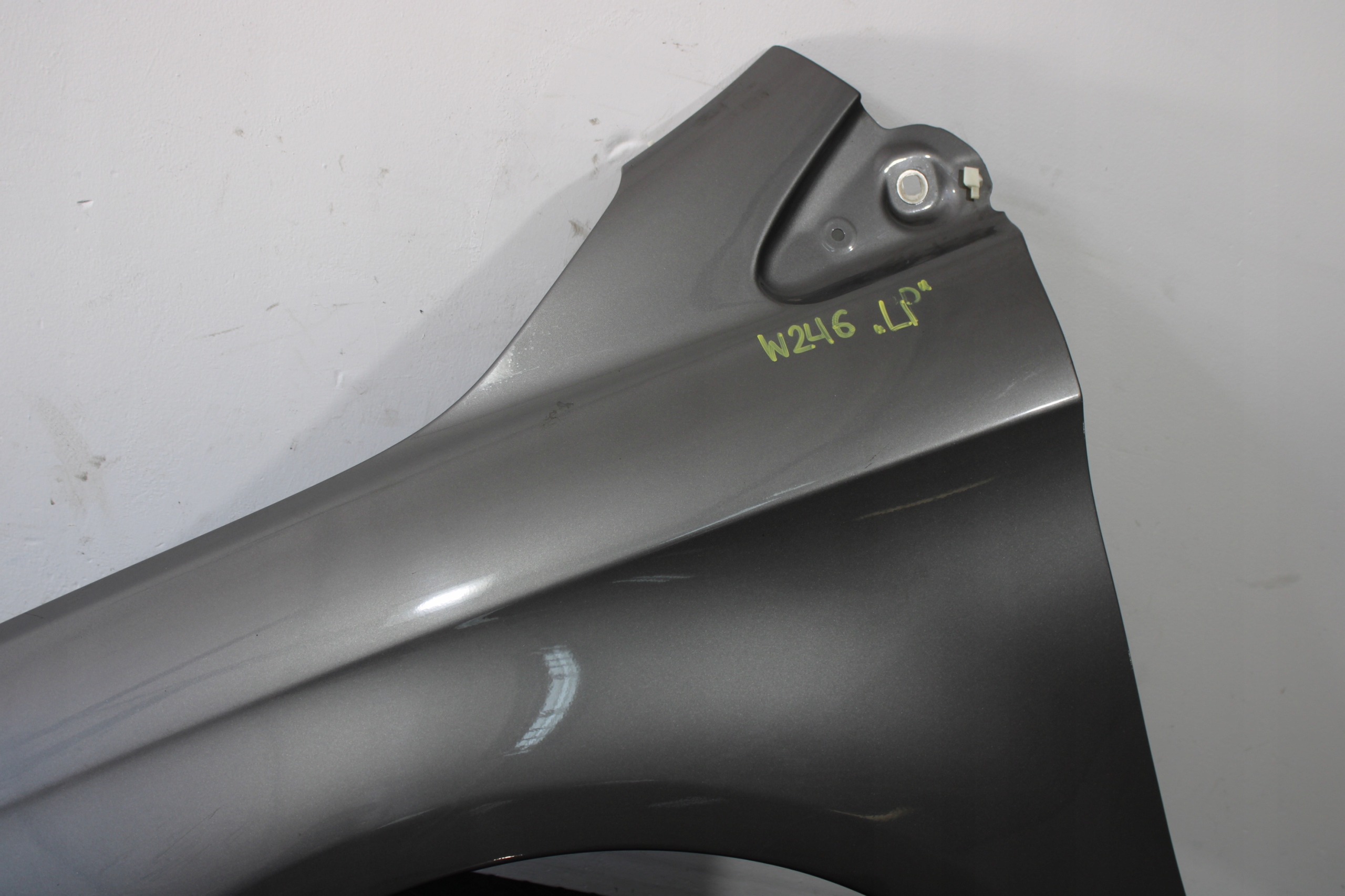 fender left front front MERCEDES B-KLASA W246 LIFT