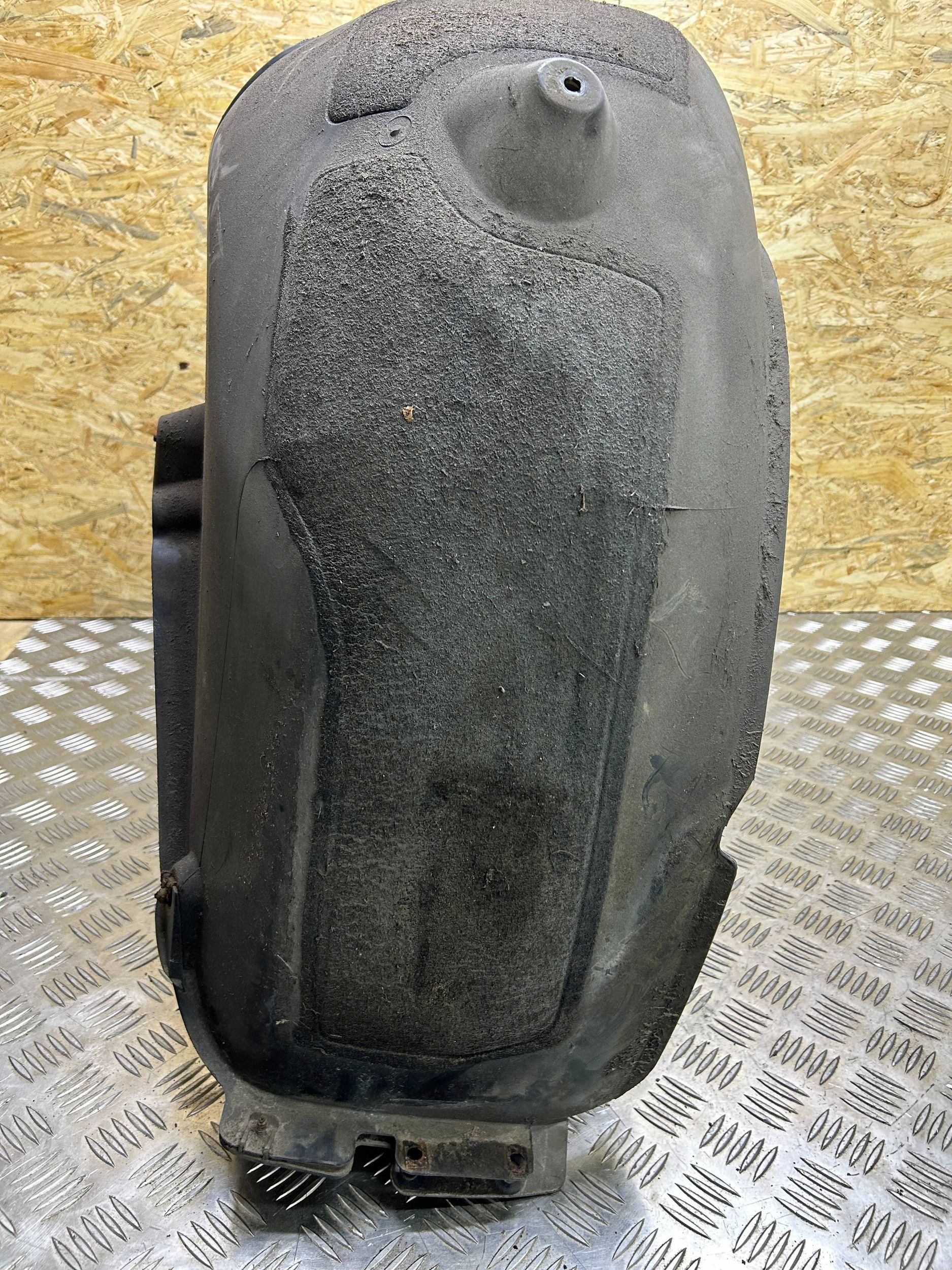 mudguard rear. left cover BMW 5 E60 2005 7896623
