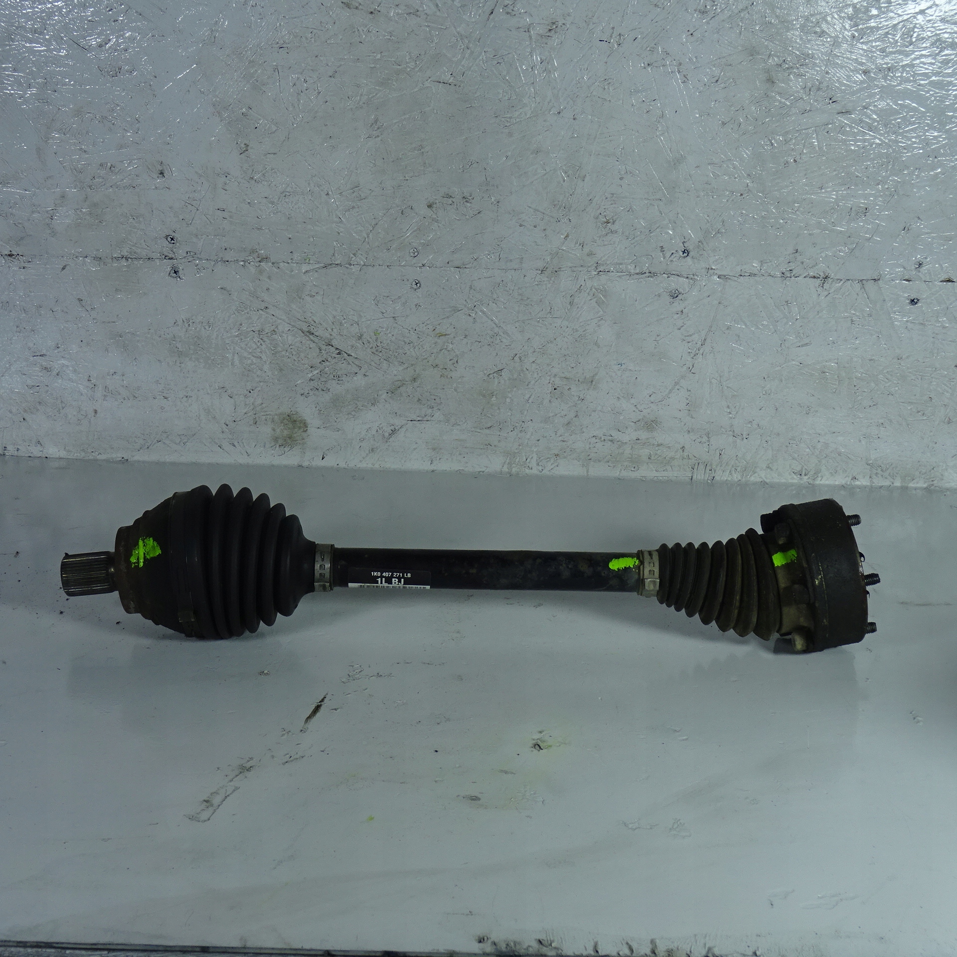 VW PASSAT B7 1.6TDI semi-axis left front 1K0407271LB