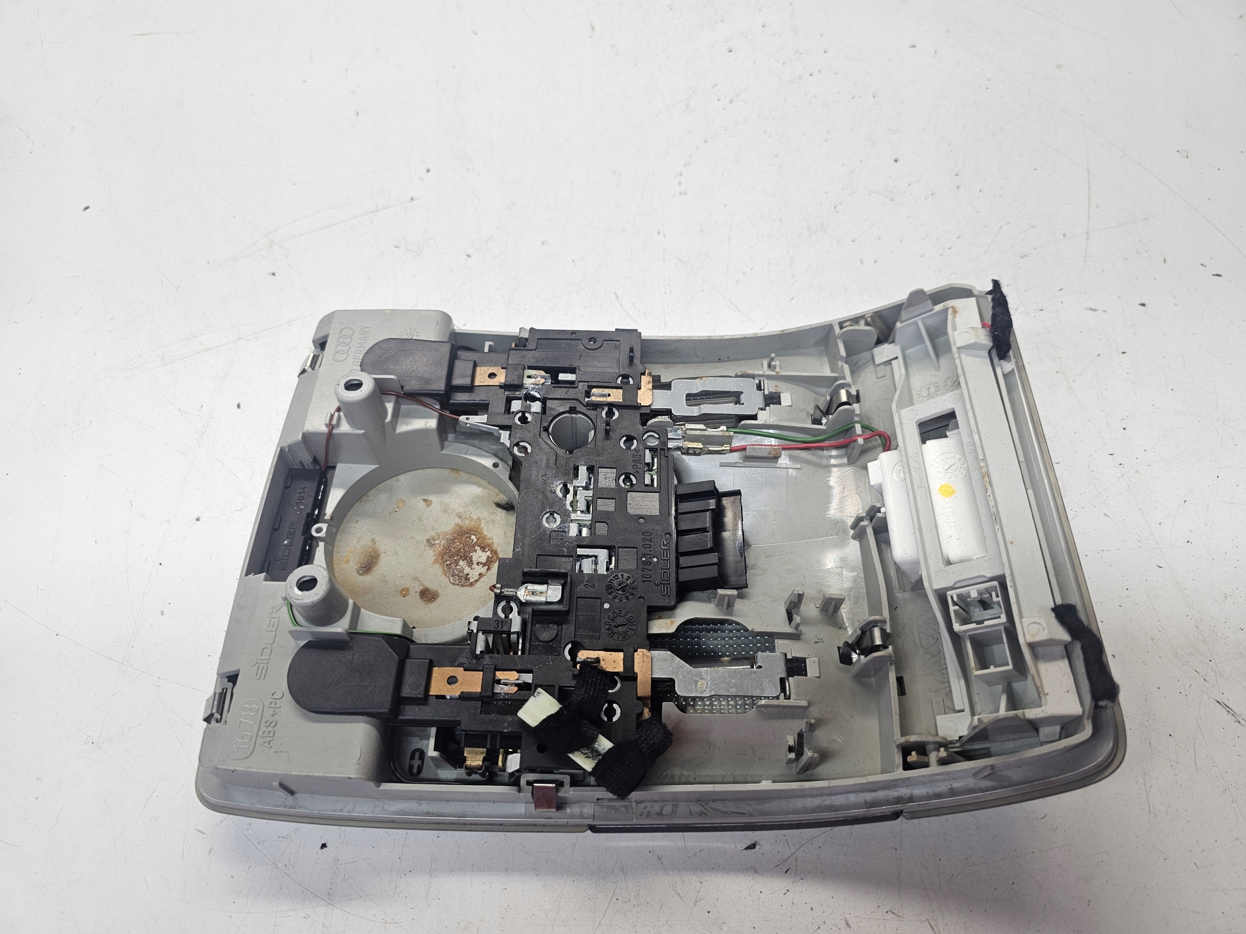 light OSWIETLENIE cabs AUDI A4 B6 B7 8E0947135N EC3