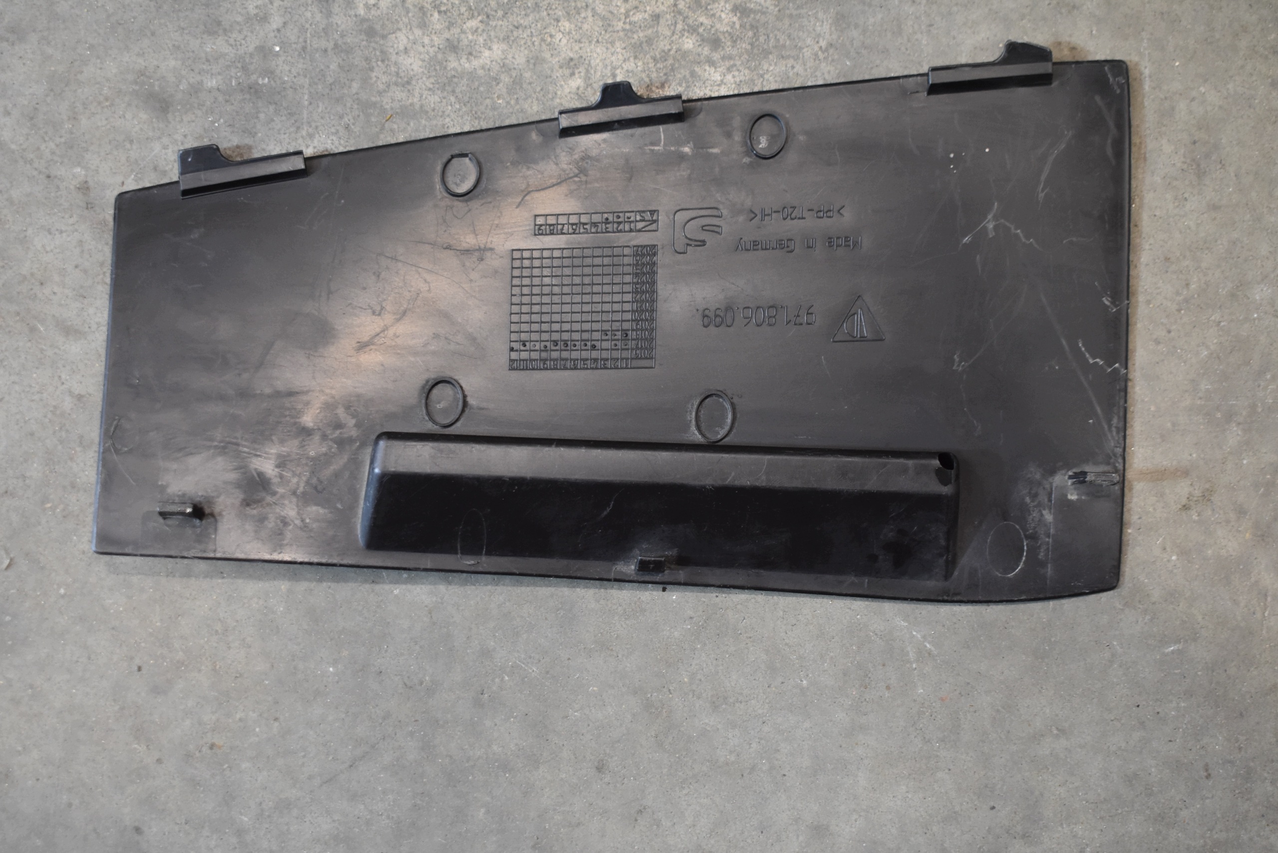 perfect condition cover under the window right PORSCHE PANAMERA 971 1