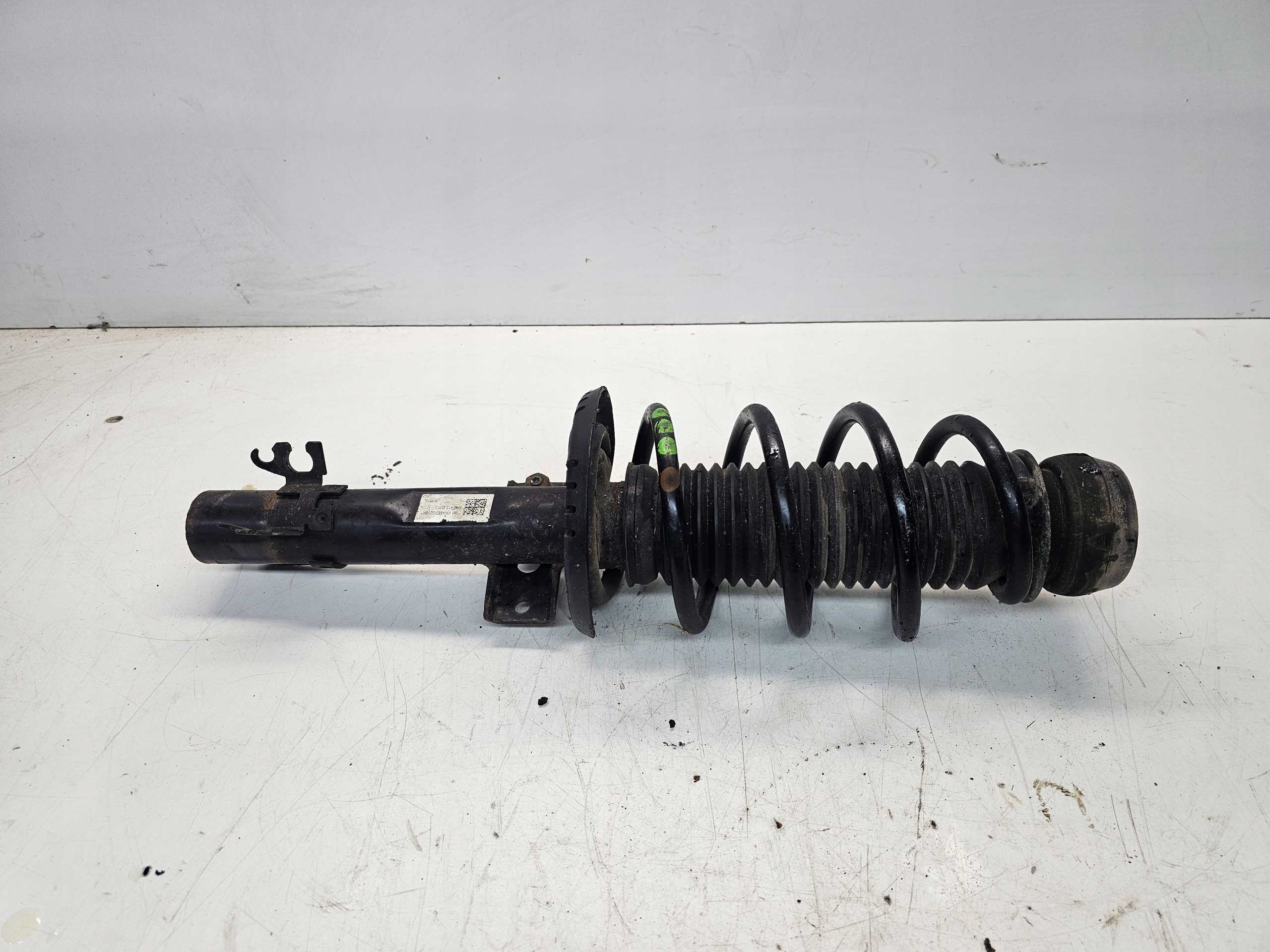 Stoßdämpfer links oder rechts vorne AUDI A1 8X VW SEAT SKODA 6R0413031J