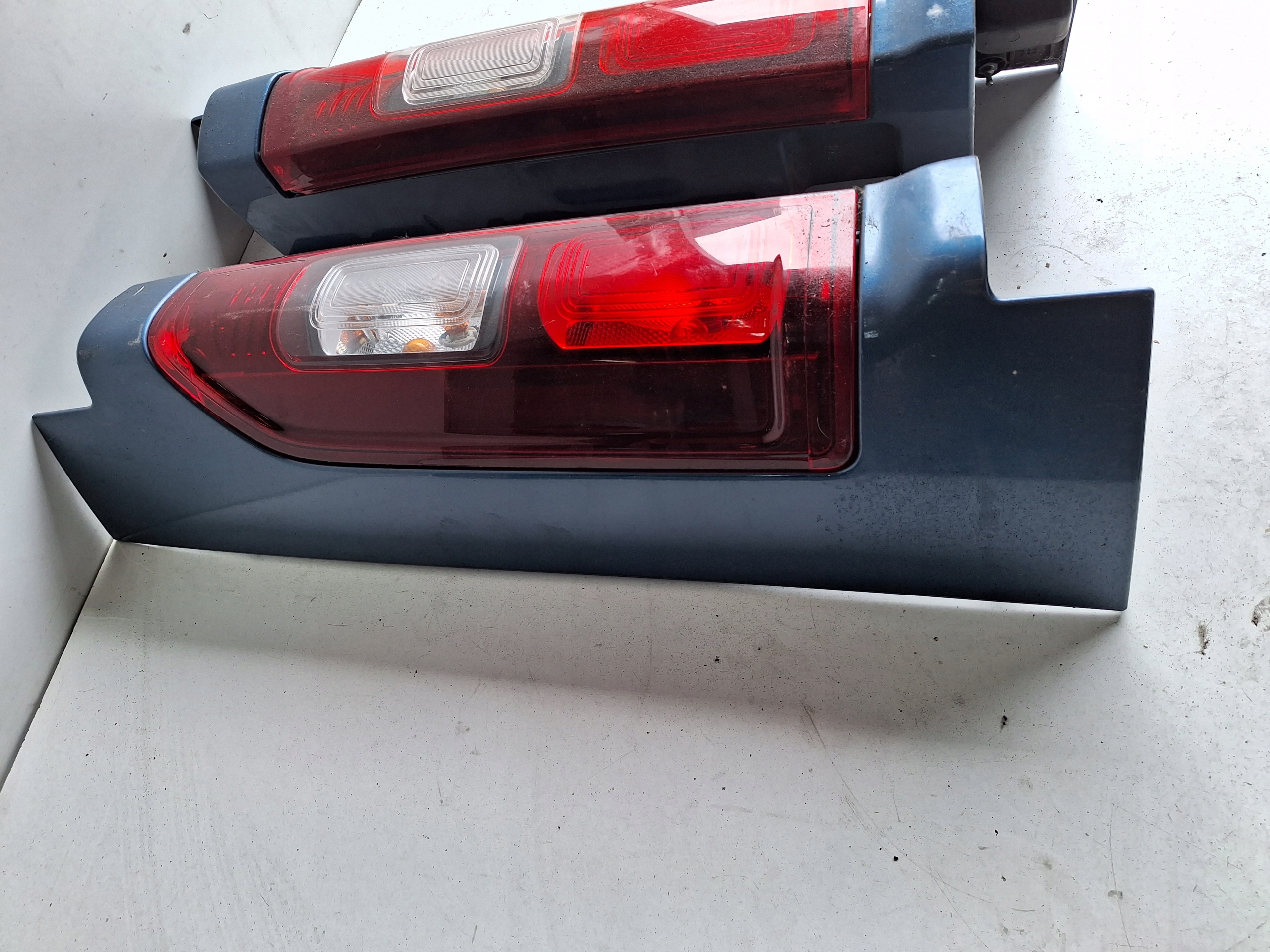OPEL VIVARO B RENAULT TRAFIC III 14-19 light rear part left