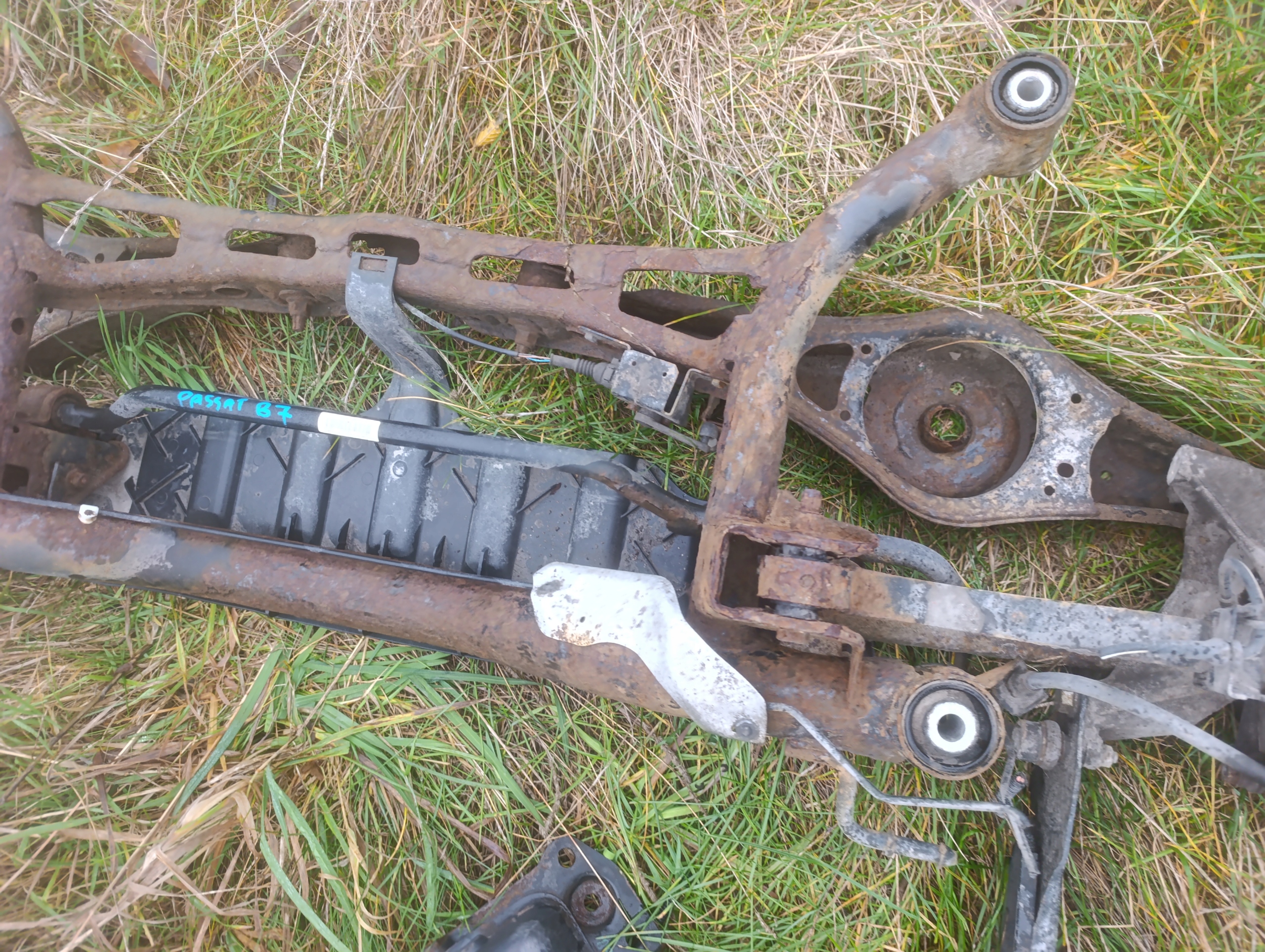 sususpension sider rear part Volkswagen Passat B7- complete