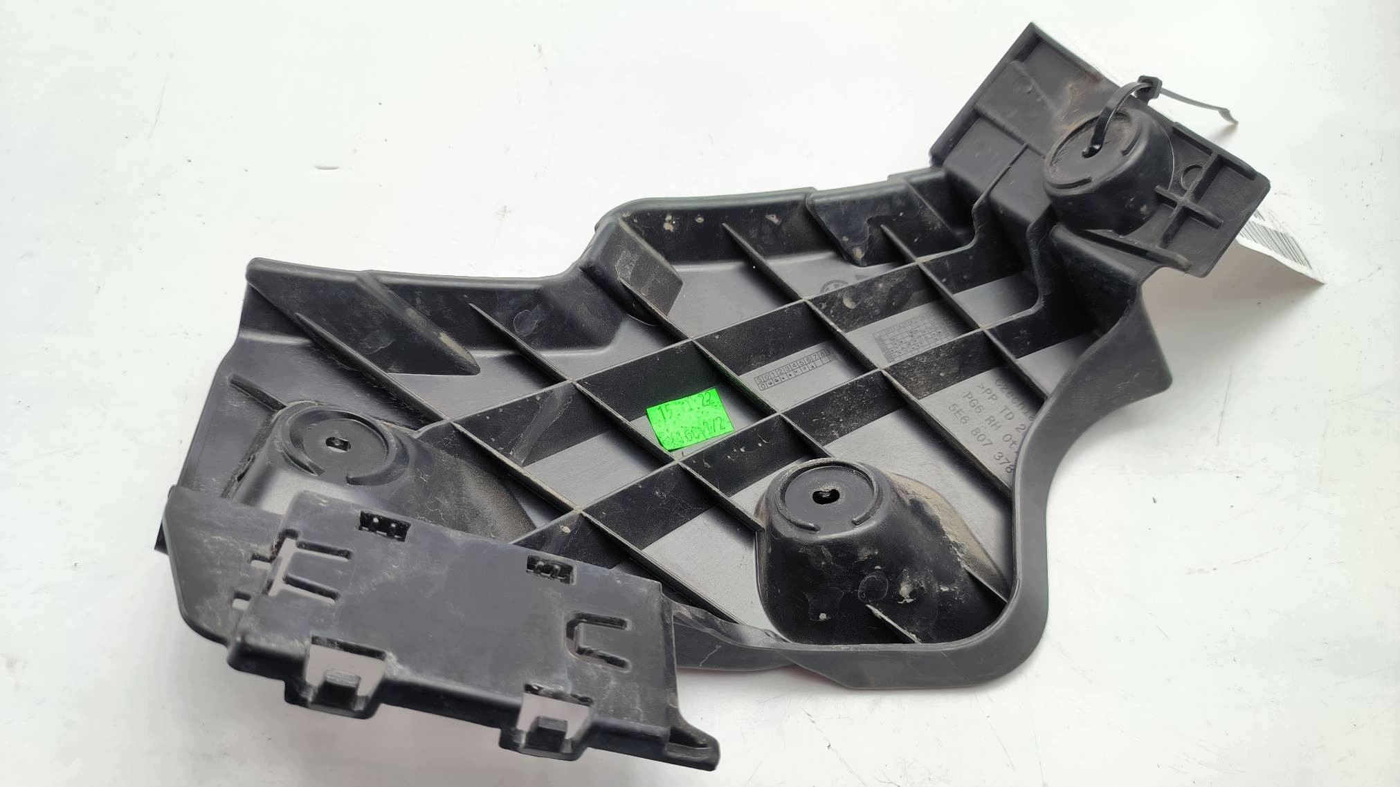 bumper bracket 5E6807378 rear part SKODA OCTAVIA IV