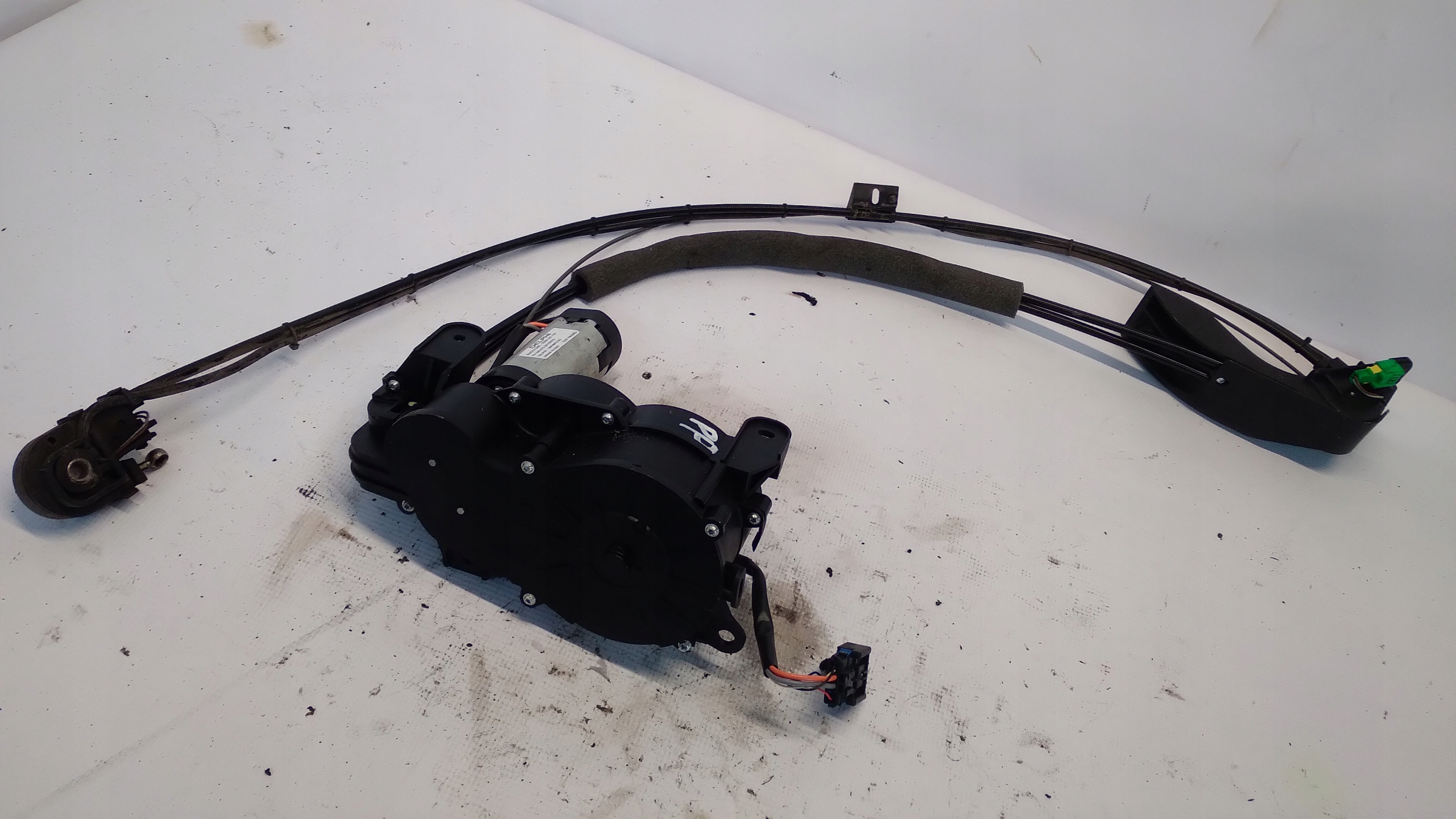 PEUGEOT 1007 MECHANIZM OTWIERANIA DRZWI PRAWY PRZÓD 9680250280