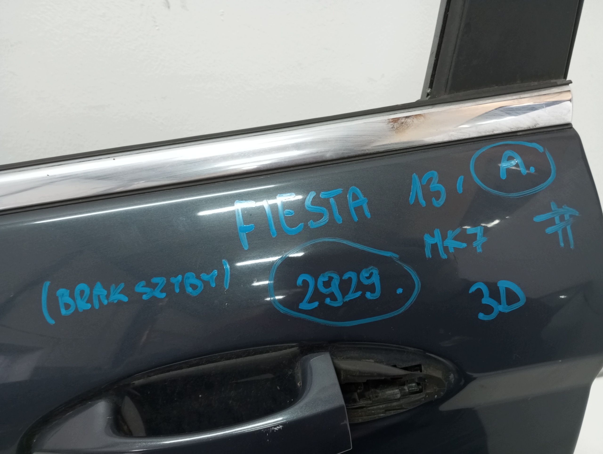 door left front FORD FIESTA MK7 3D ANGLIK