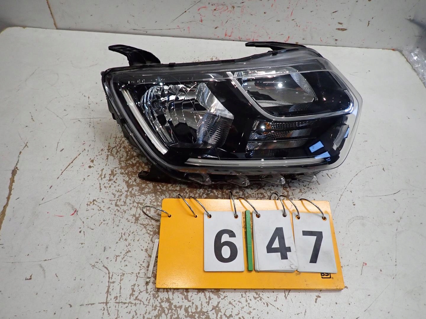 light front front right DACIA DUSTER II 2018- 260101133