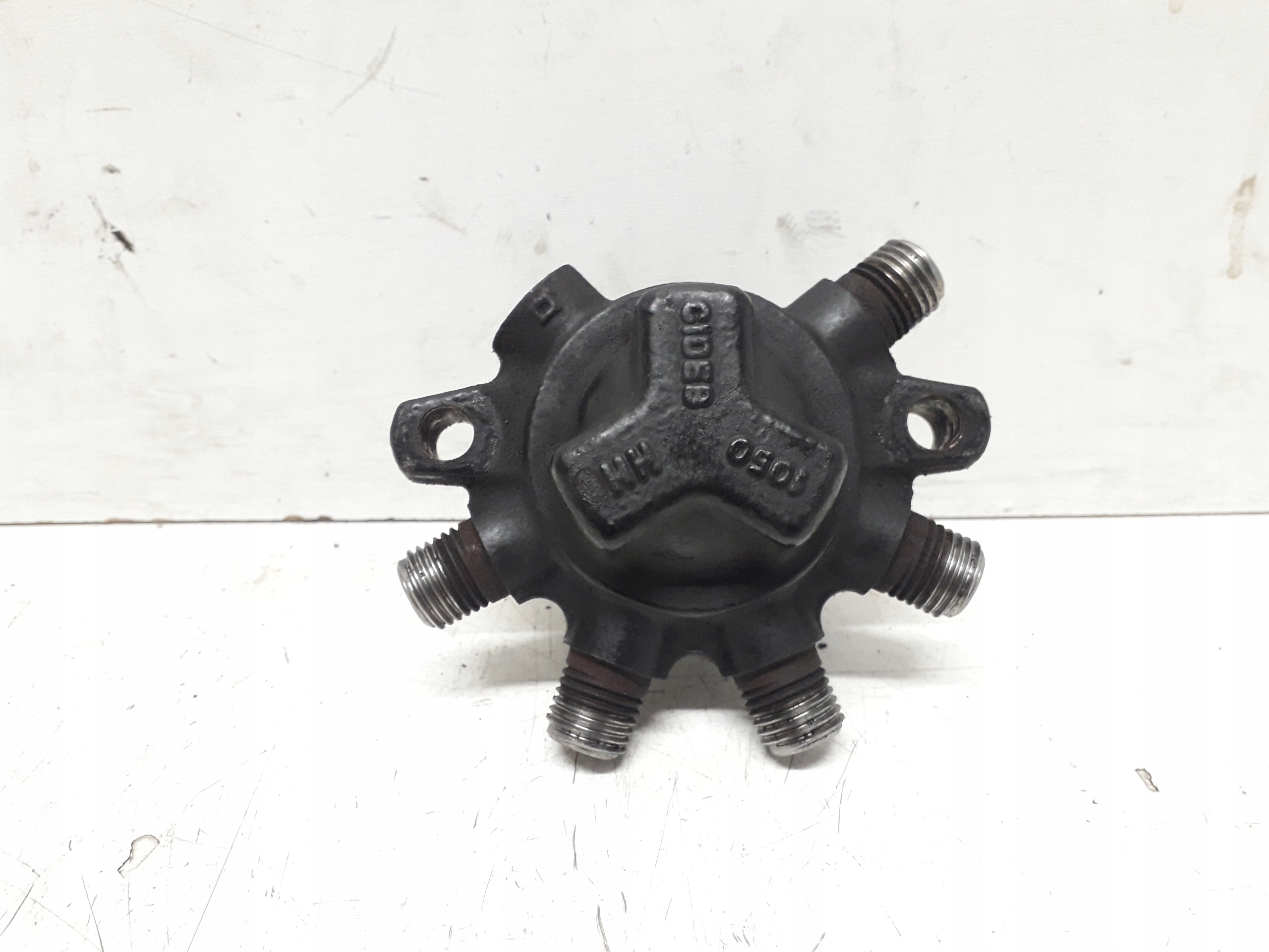 NISSAN ALMERA N16 03-06 1.5 DCI ROZDZIELACZ PALIWA 8200057345 8200057232