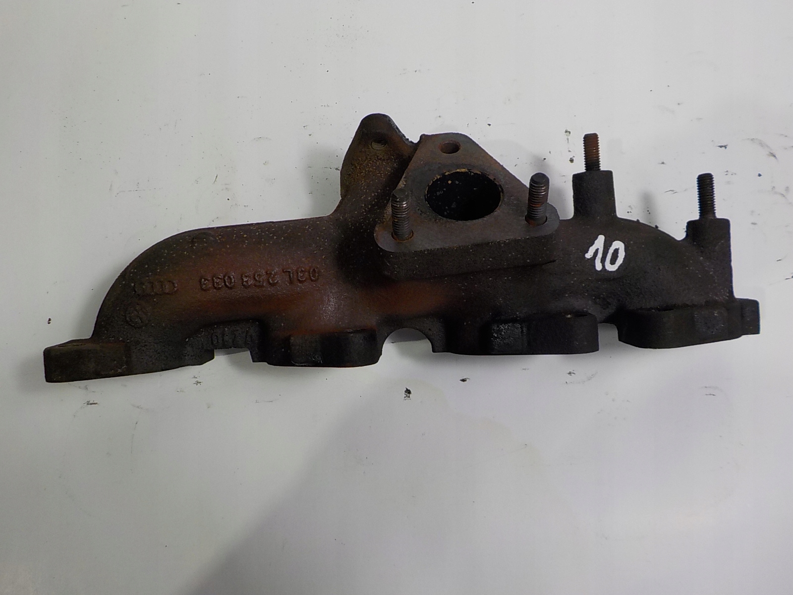 AUDI A4 B8 ispušna grana 03L253033 V210 GAC