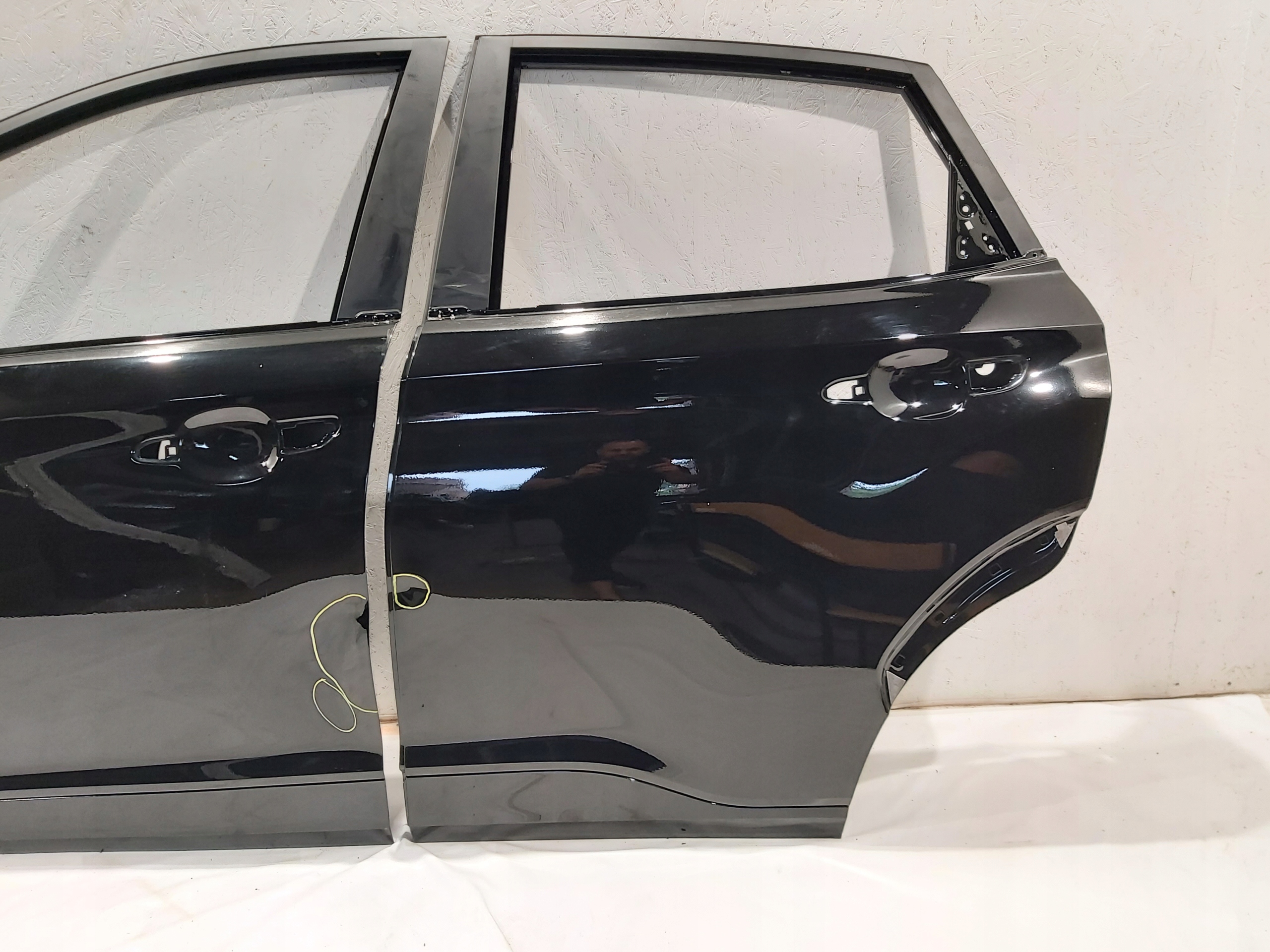 DRZWI PRZÓD TYŁ LEWE HYUNDAI KONA Producent części Hyundai OE