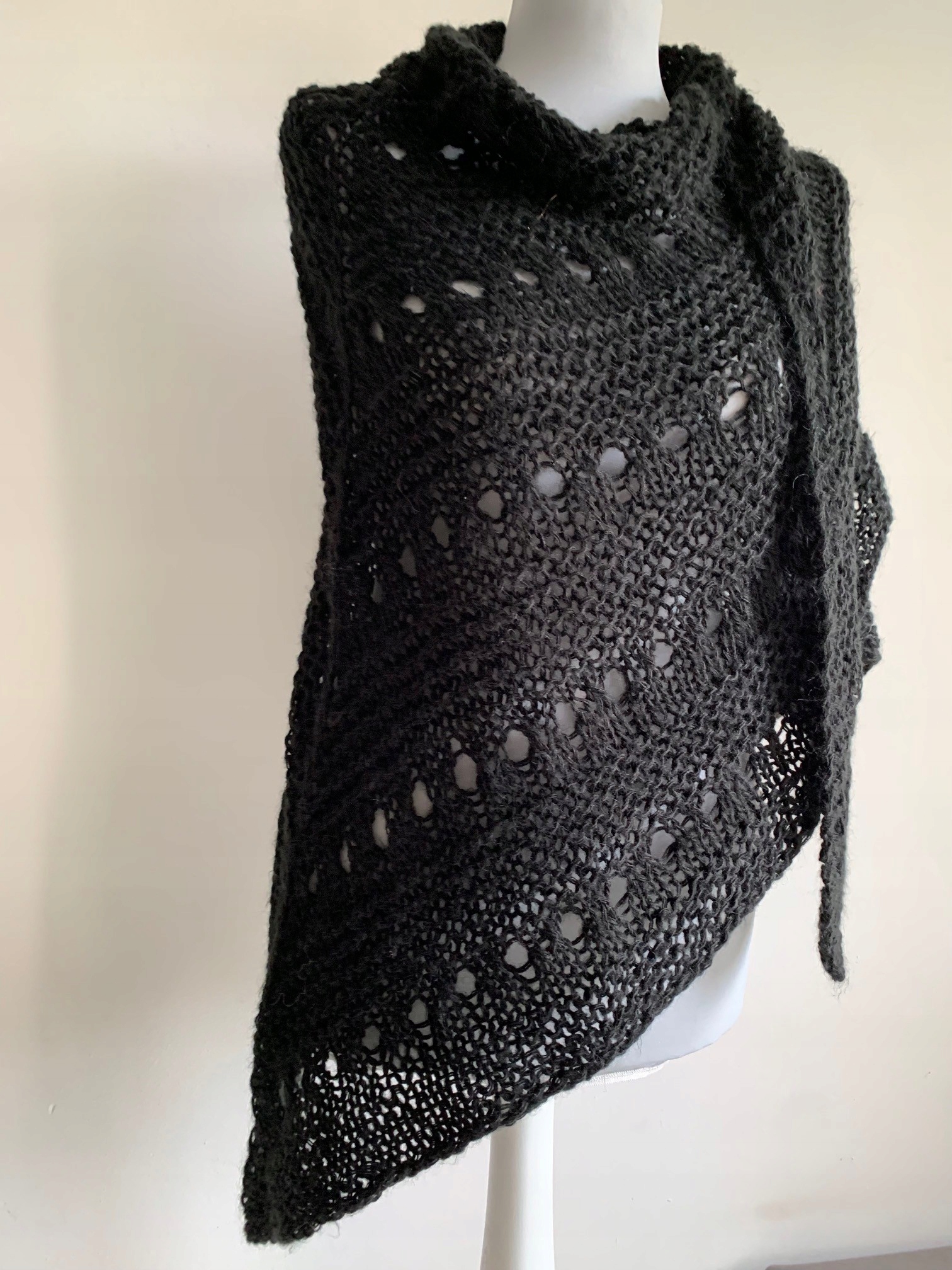 Šátek Noe černý handmade