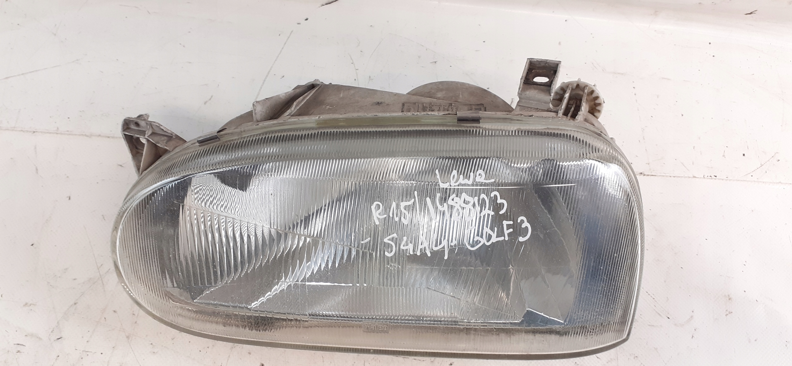 Feux phare Gauche Avant Volkswagen Golf III