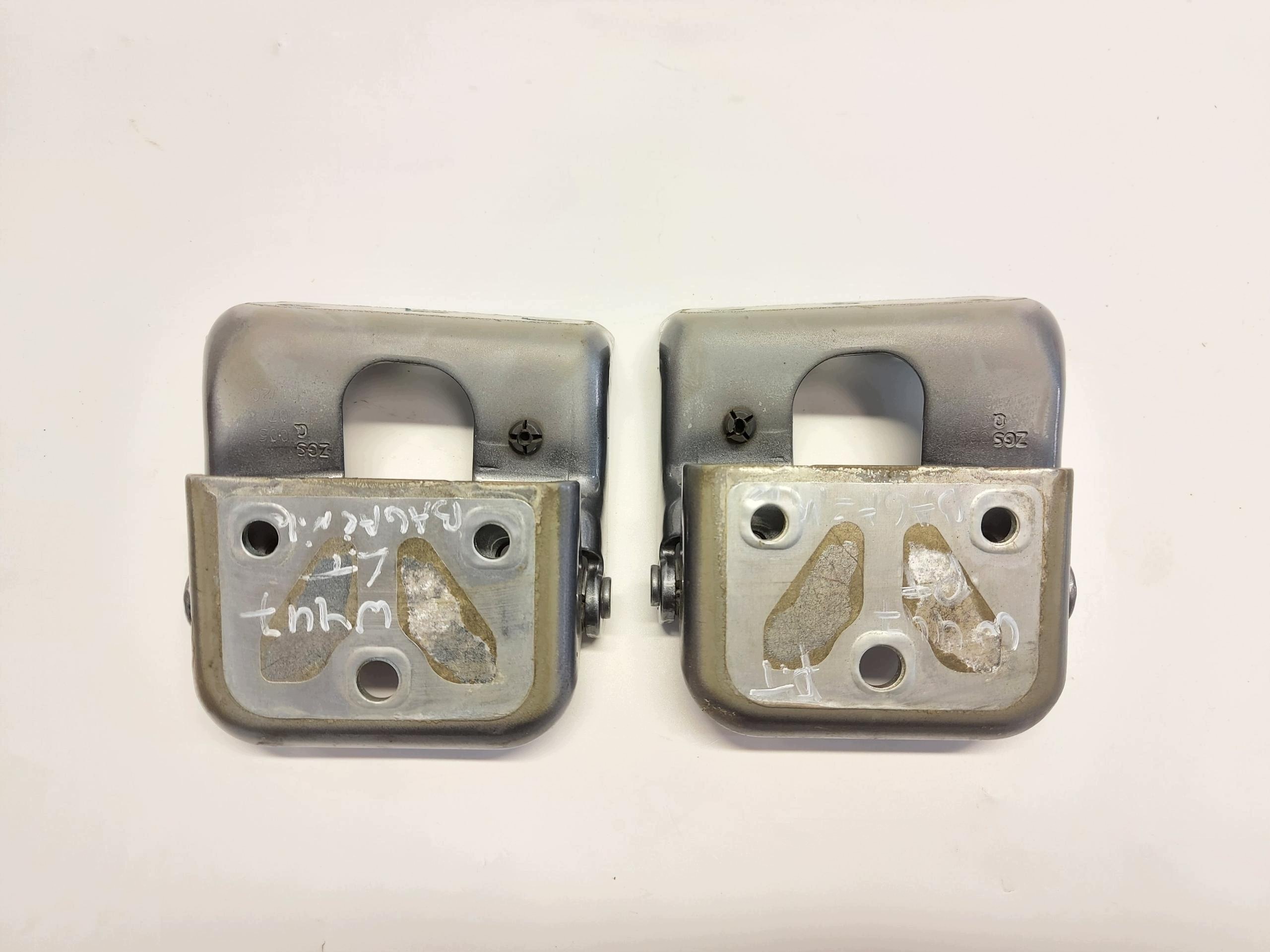Mercedes w447 Vito V119CDI hinge bonnet boot left right a4477401137