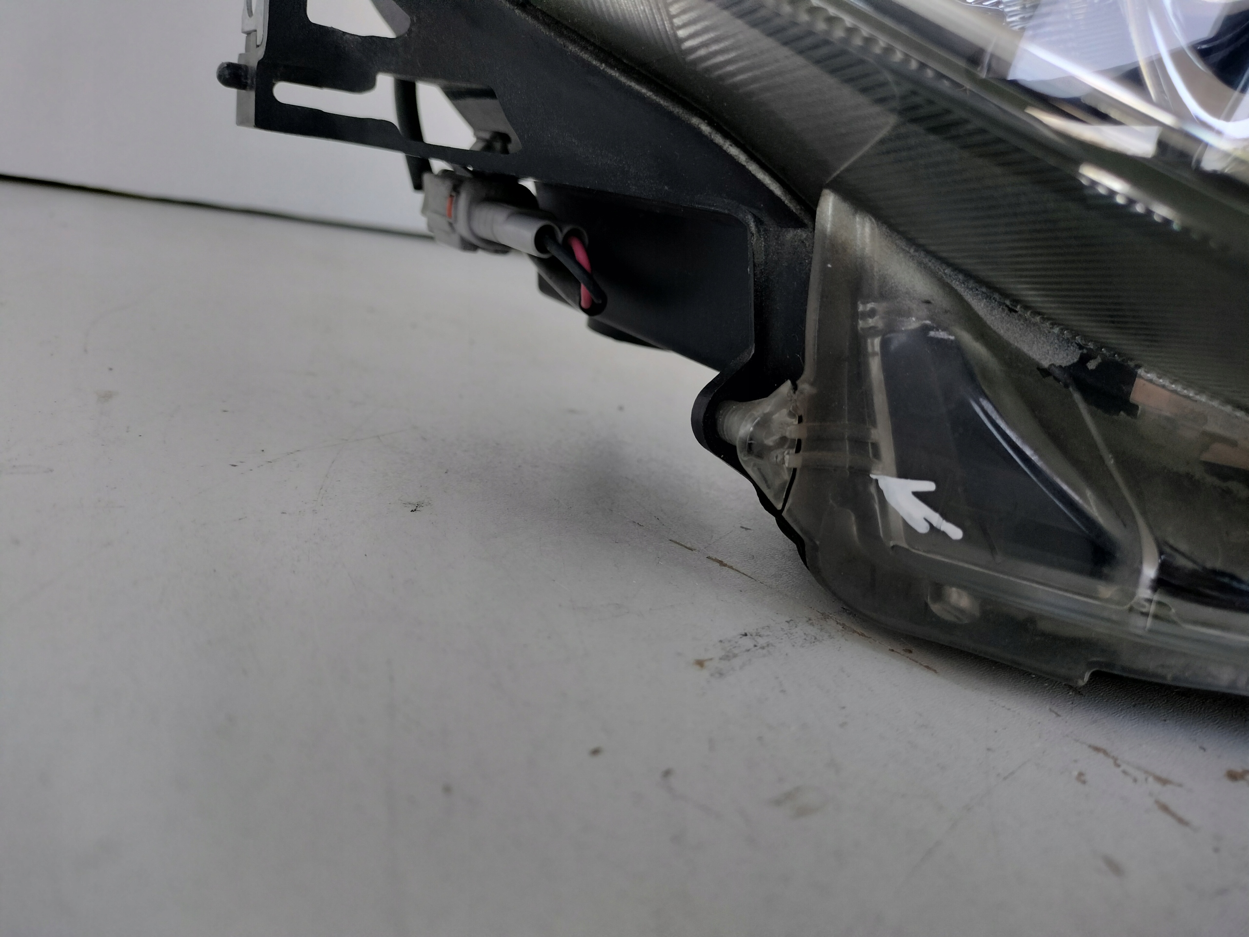 light right REFLEKTOR SUBARU LEGACY OUTBACK 09- XENON