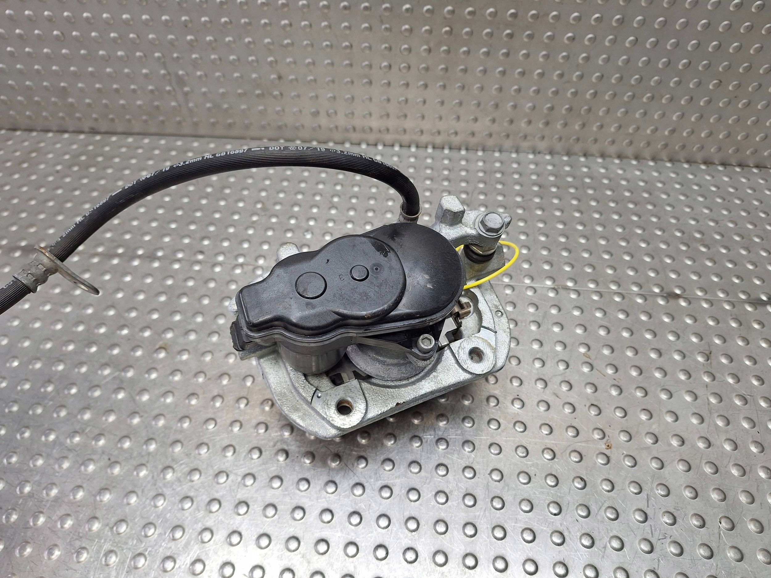 caliper brake rear part electrical right LEXUS UX 18-22