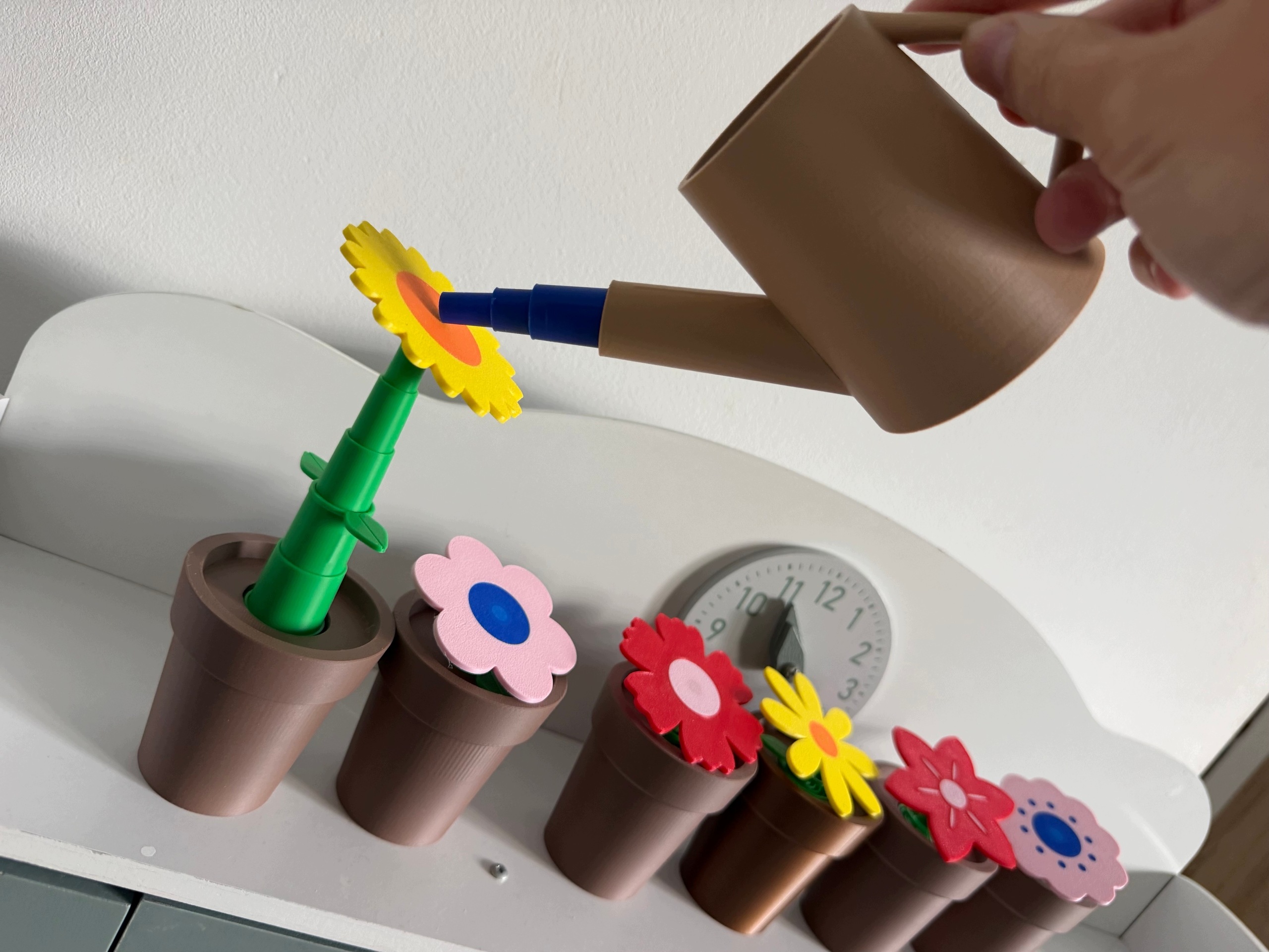 Montessori Vzdělávací Květiny v květináčích 3D Senzorická sada s konvičkou