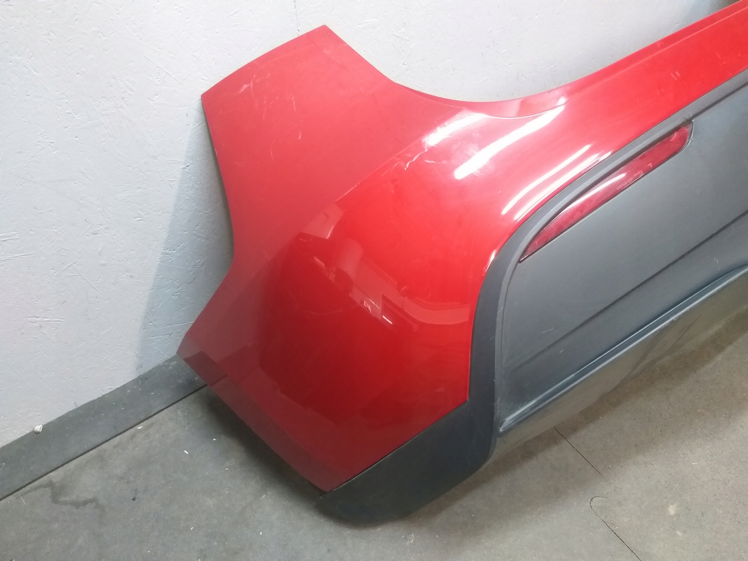 branik stražnji dio TESLA Y