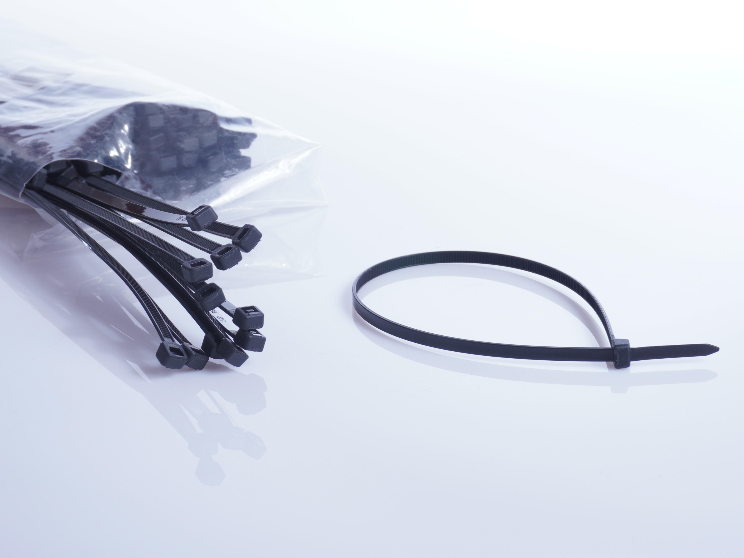 

Opaska zaciskowa 2,5/150 czarna op. 100 szt.