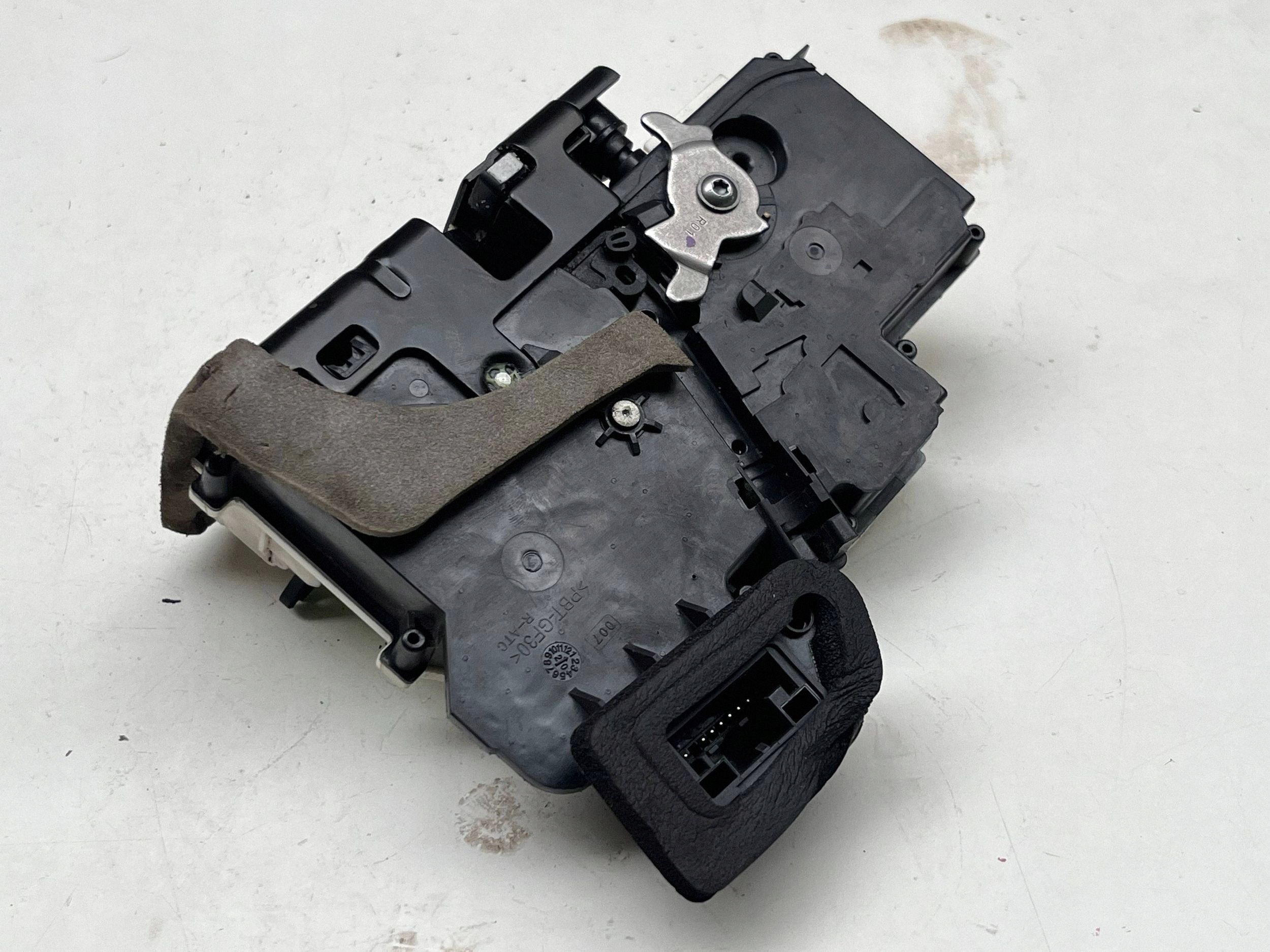 AUDI A6 C8 lock door right rear part 4K0839016Q @M