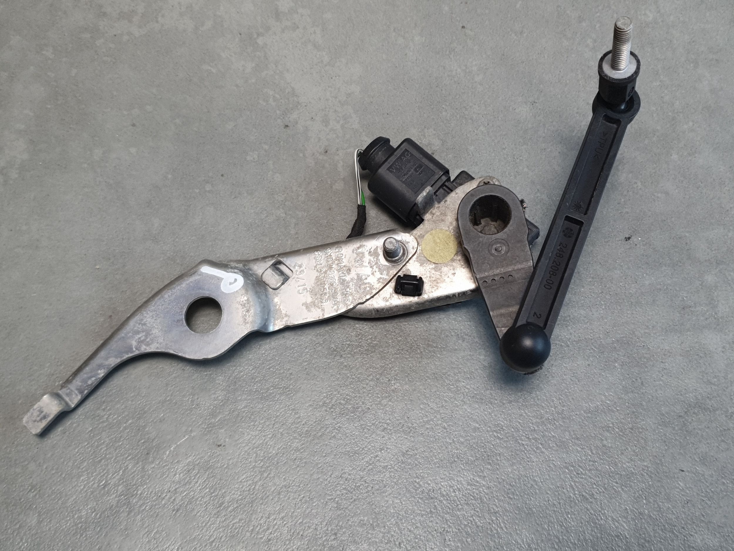 Audi SQ6 e-tron sensor leuchtweitenregulierung rechts vorne 85H941058B 85H941286C