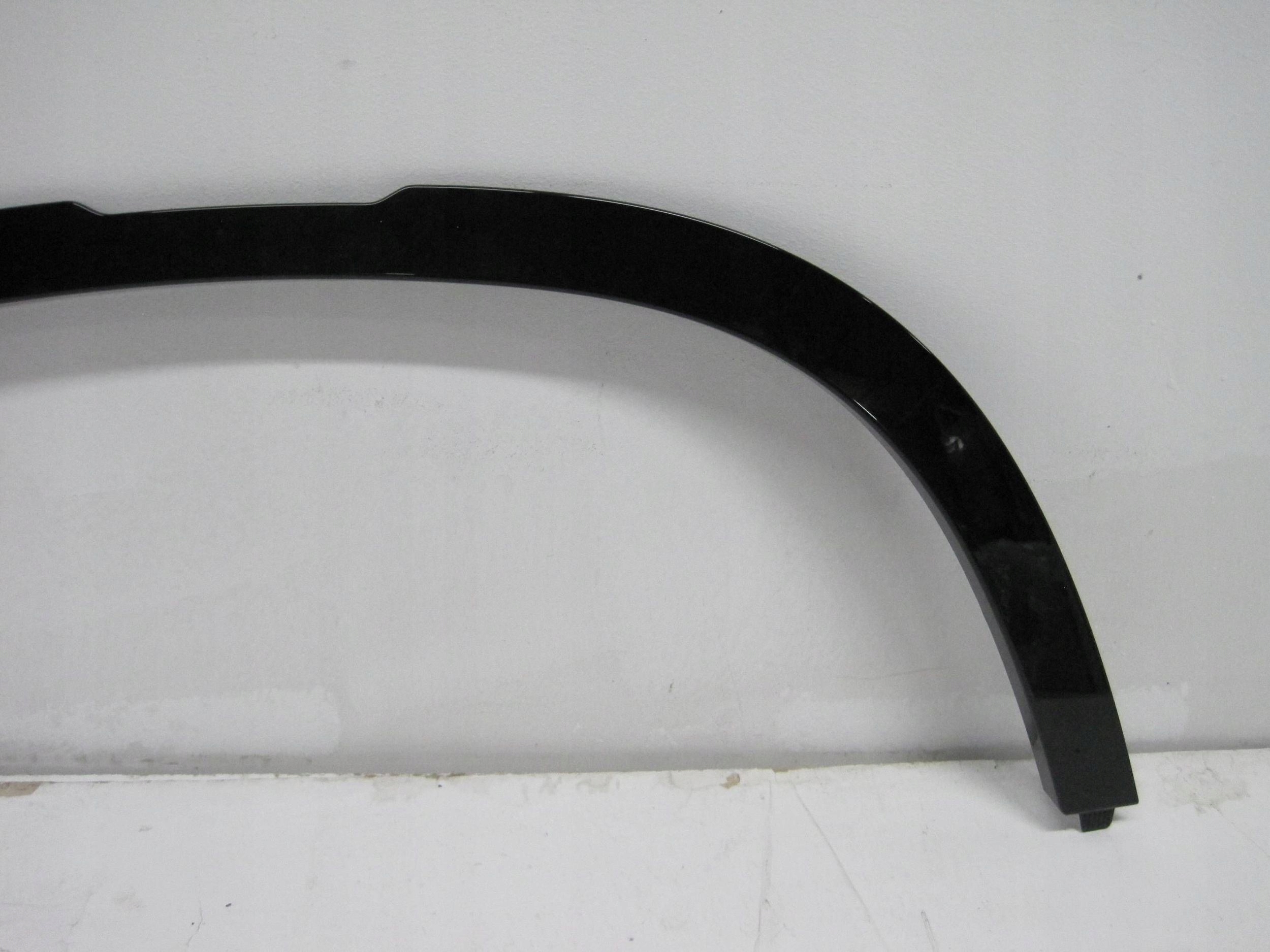 Couverture Aile Avant Gauche LAND ROVER DEFENDER L8B2-16A075-BX