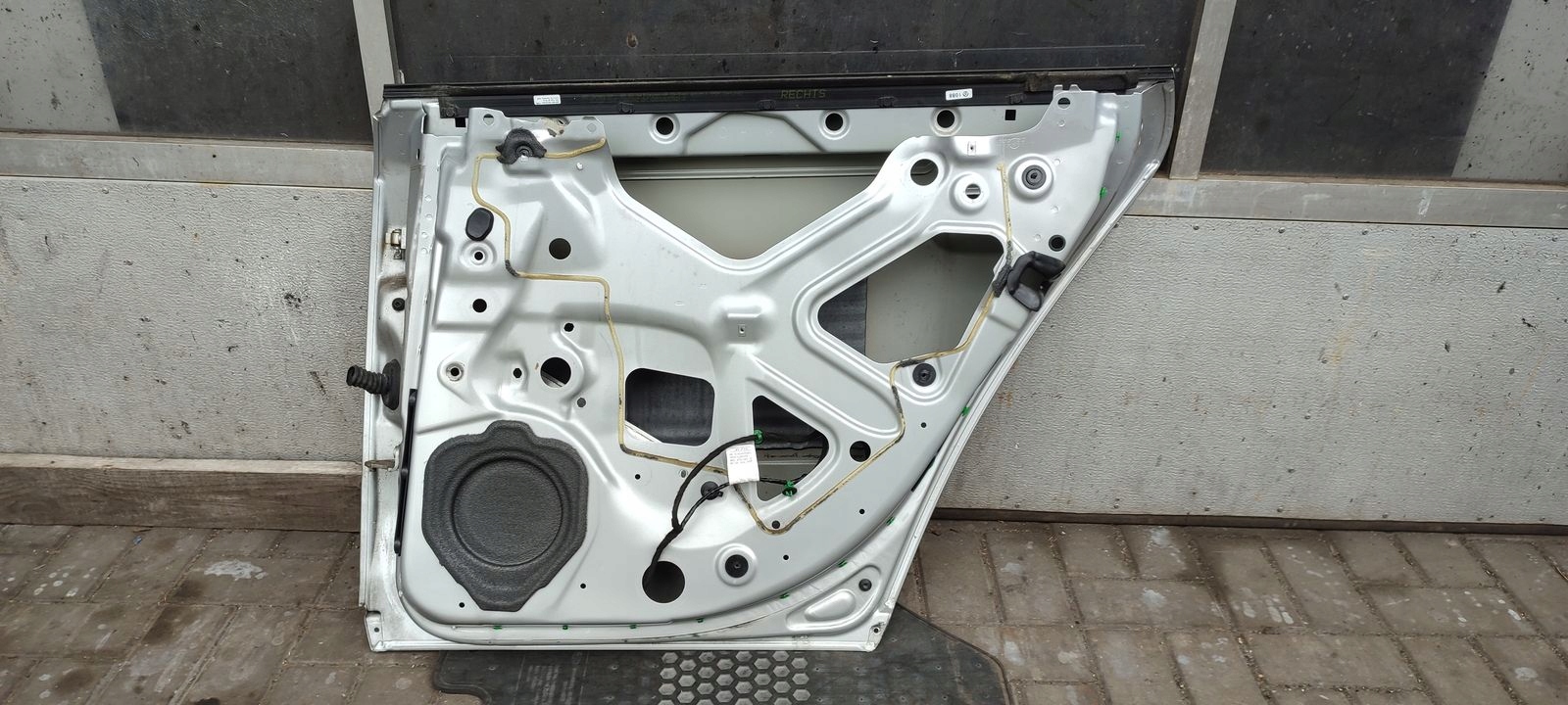 door rear part rear. right Audi A4 B7 LY7W sedan