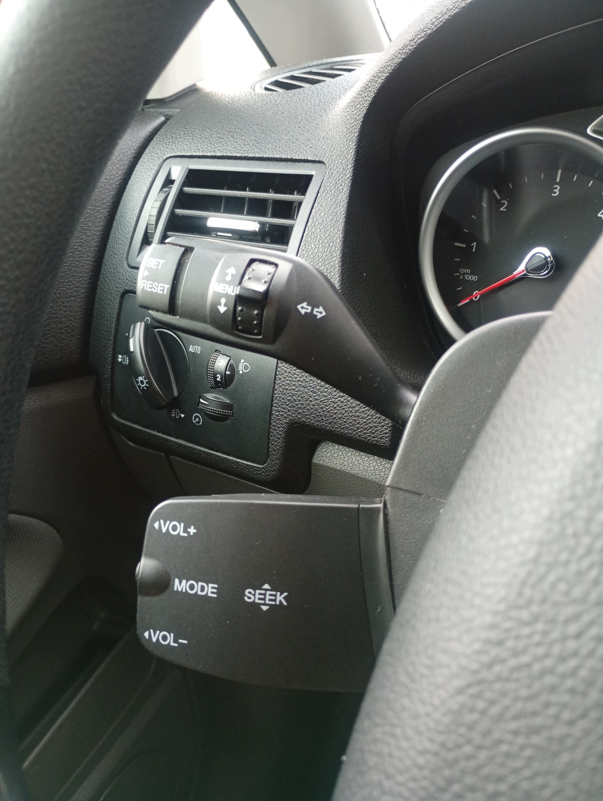 interruttore comando luci ZESPOLONY volante Ford C-MAX 1 e FL 08-11 1.6 TDCI