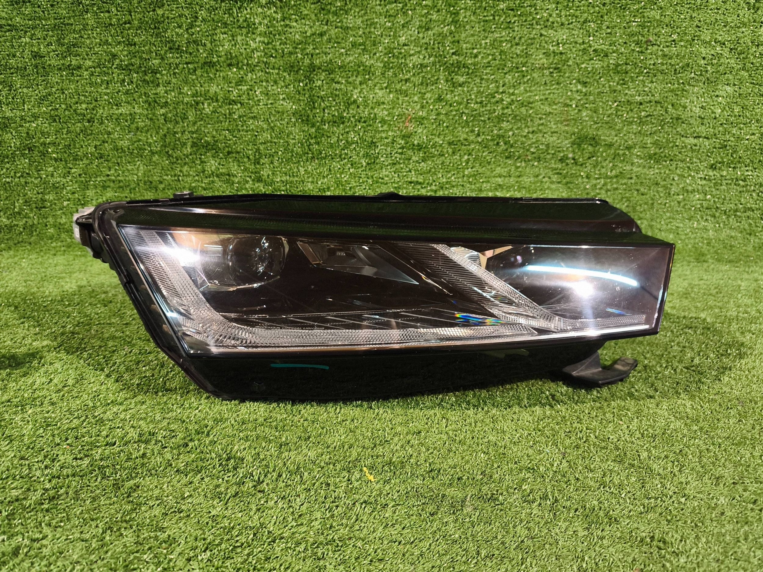 REFLEKTOR right front SKODA OCTAVIA IV 20- FULL LED NR.R1482