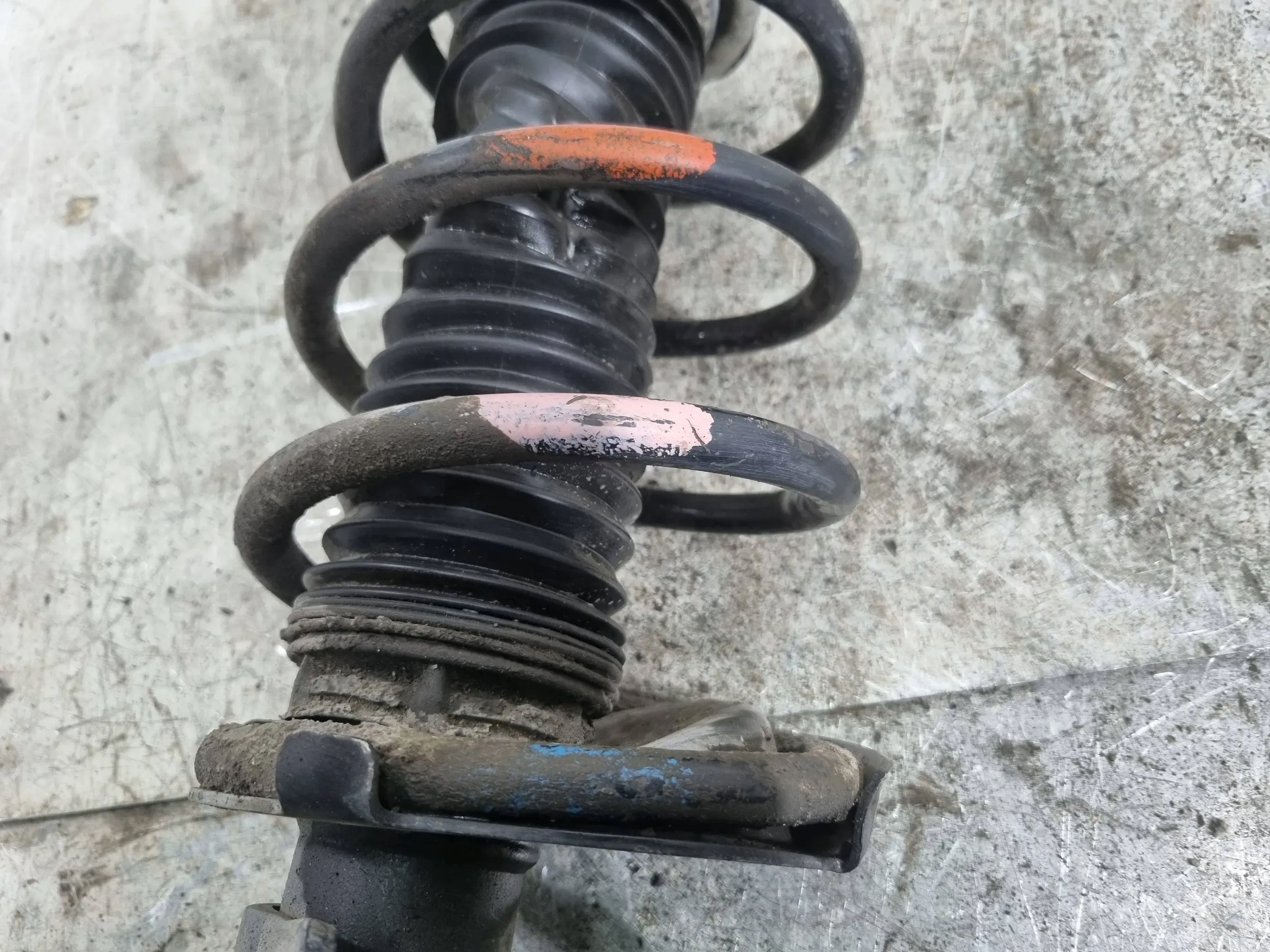 shock absorber front right 3M51-18045-CBK FORD C-MAX and MK1 FOCUS MK2