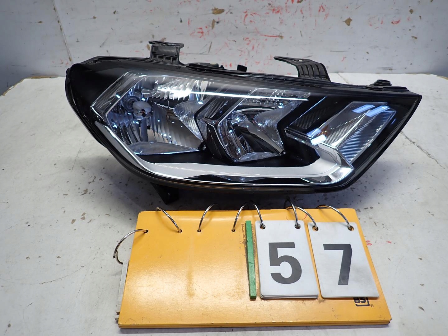 light front front right AUDI A1 II 2018- 82A941004