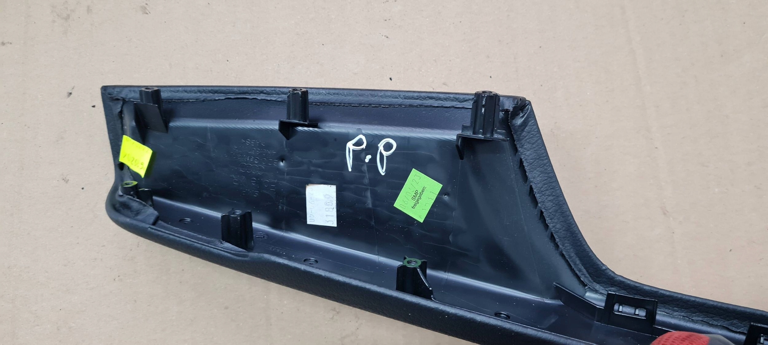 A6 C8 4K side armrest door right front upholstery 4K0867174