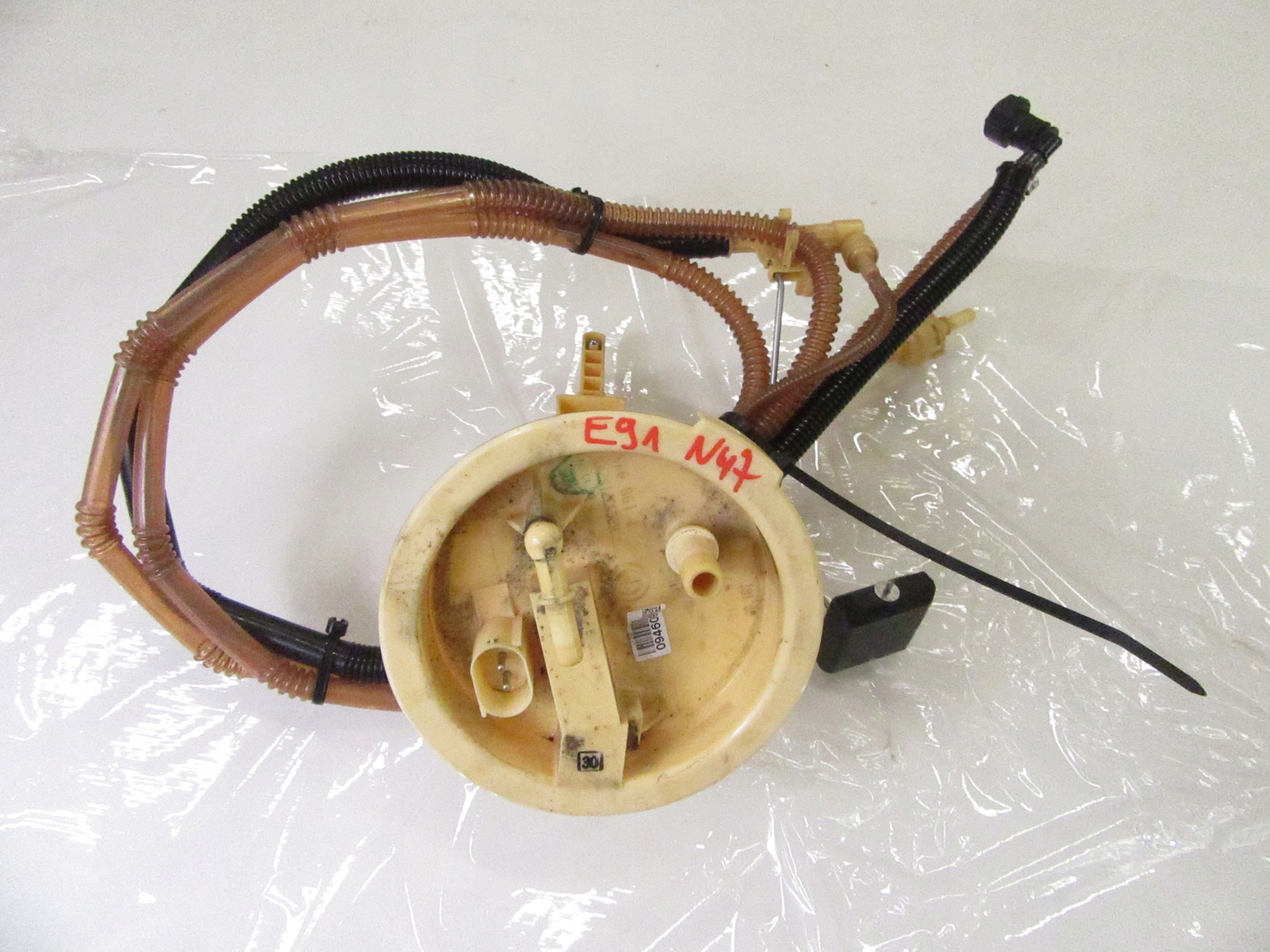 snimač razine goriva lijevi BMW e81 e84 87 e90 e91 e92 Diesel N47 M57n N57