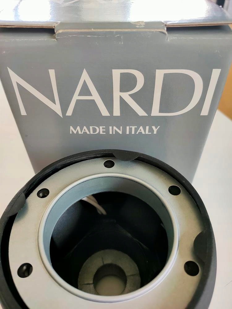 Naba do kierownicy Mercedes 107 1976-79