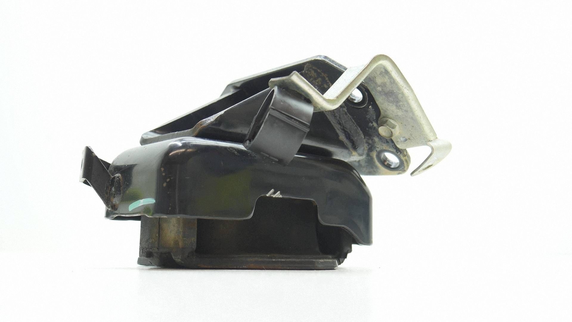 engine mount left side MITSUBISHI L200 1093A165