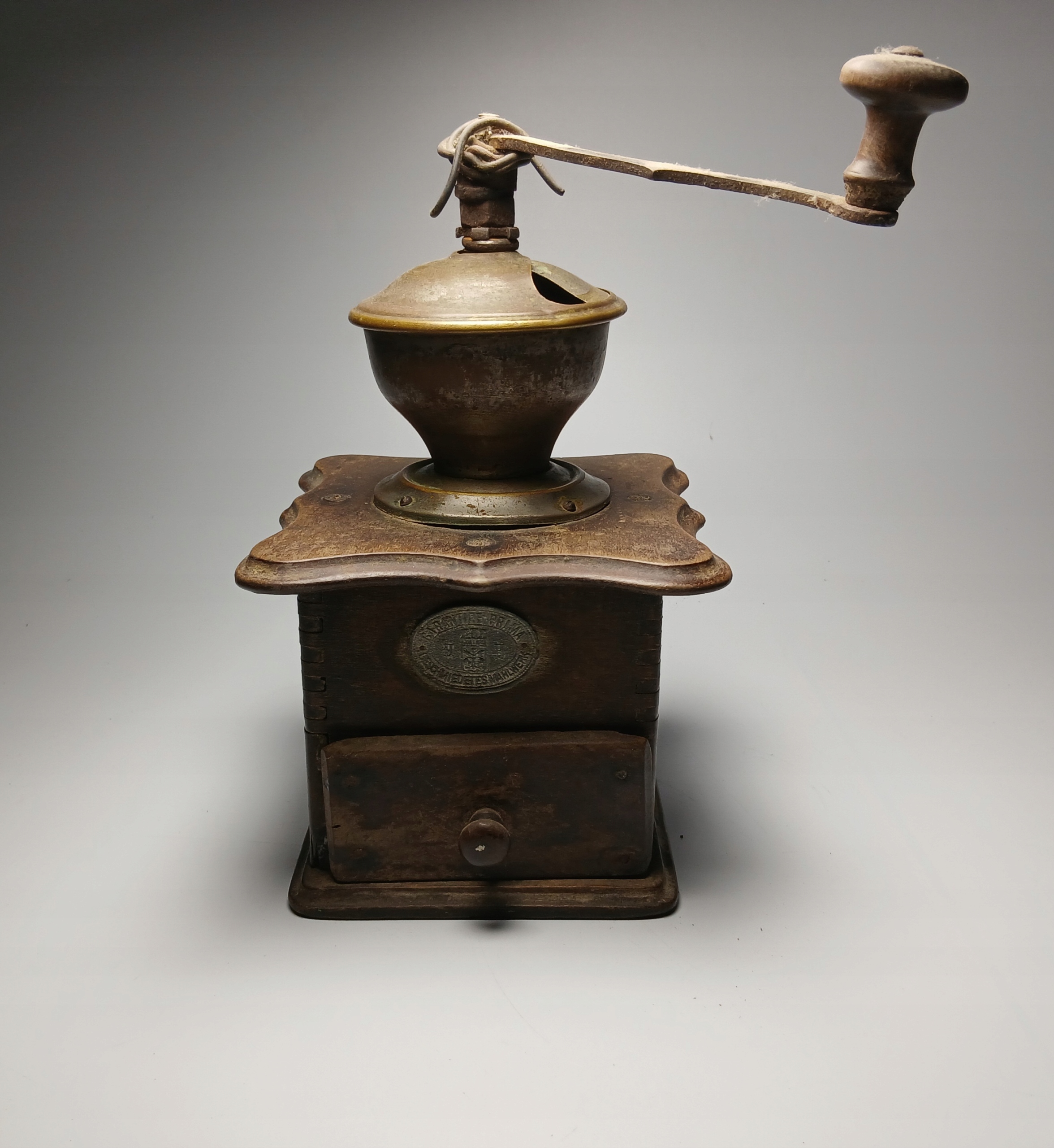 STARY DUŻY MŁYNEK DO KAWY 5