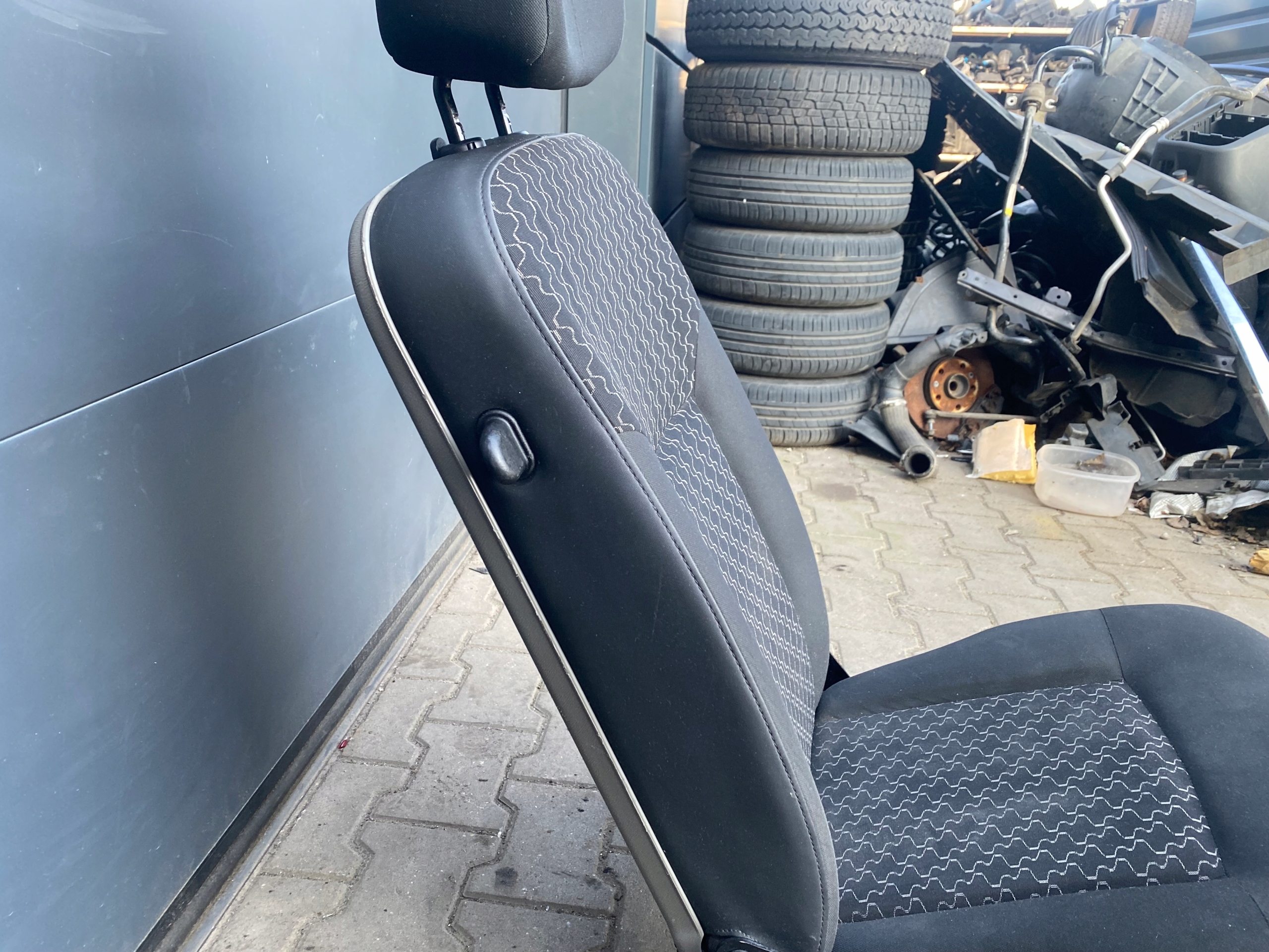 renault KANGOO II 10R кресло правый европа