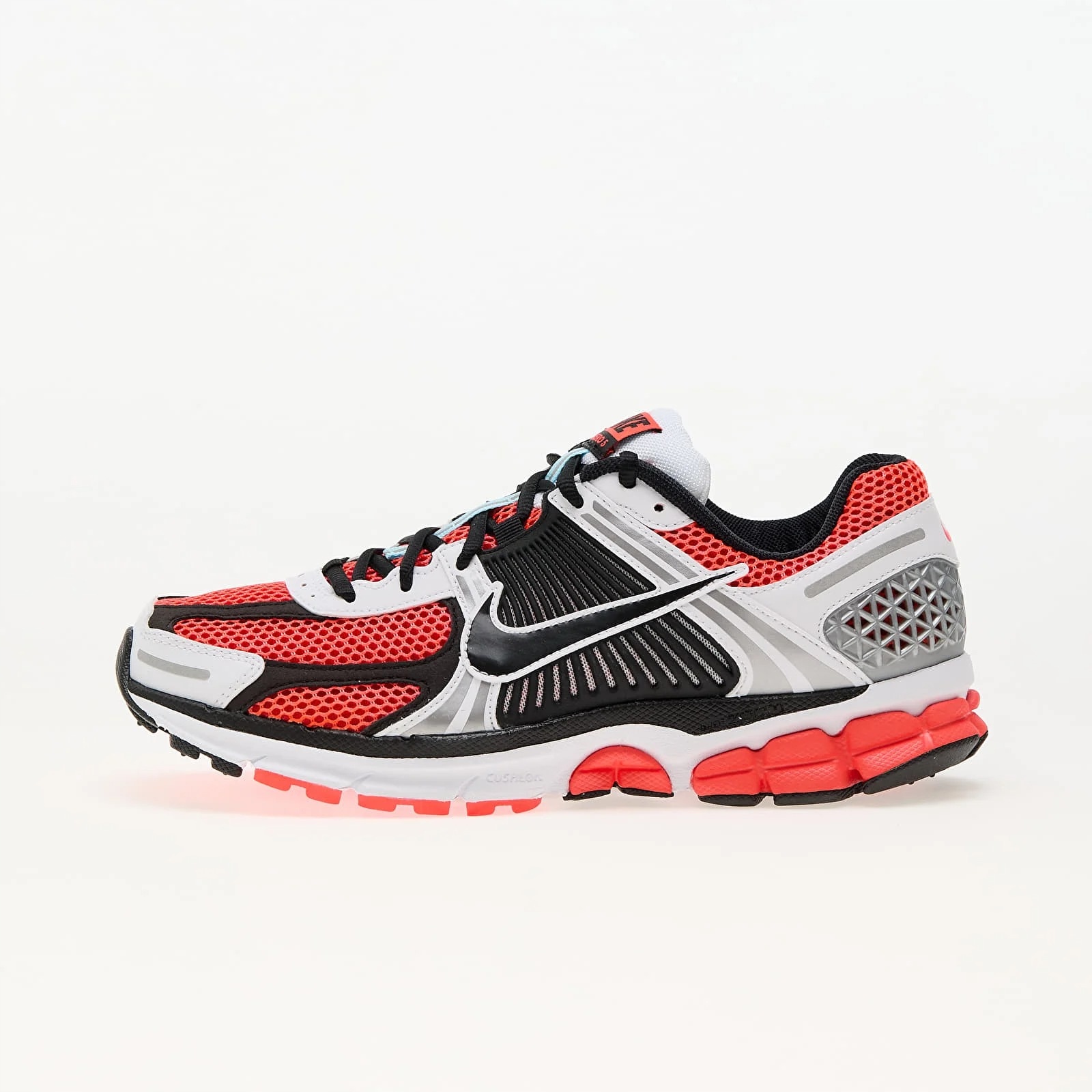 Pánské sportovní běžecké boty Nike Zoom Vomero 5 Se 2020 CZ8667-600 vel.39