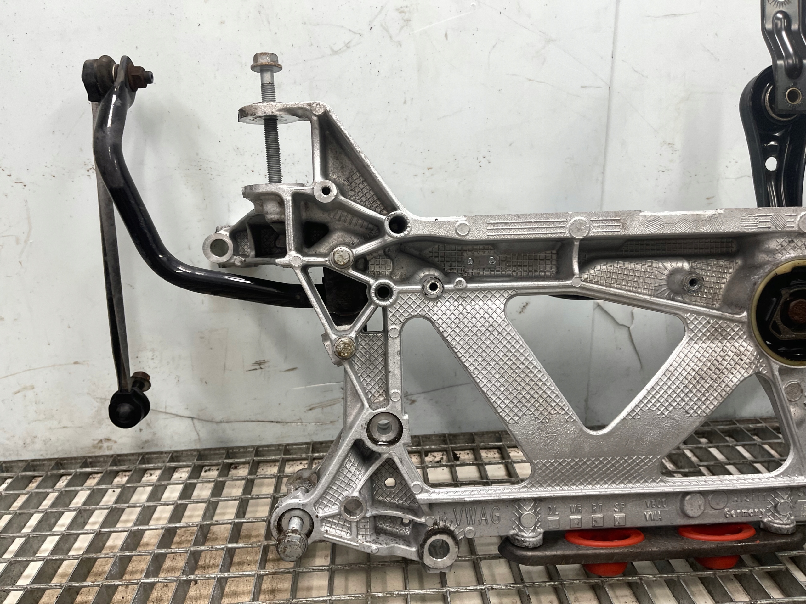 axle beam subframe axle beam front 5Q0199369G Audi A3 8V 13- complete