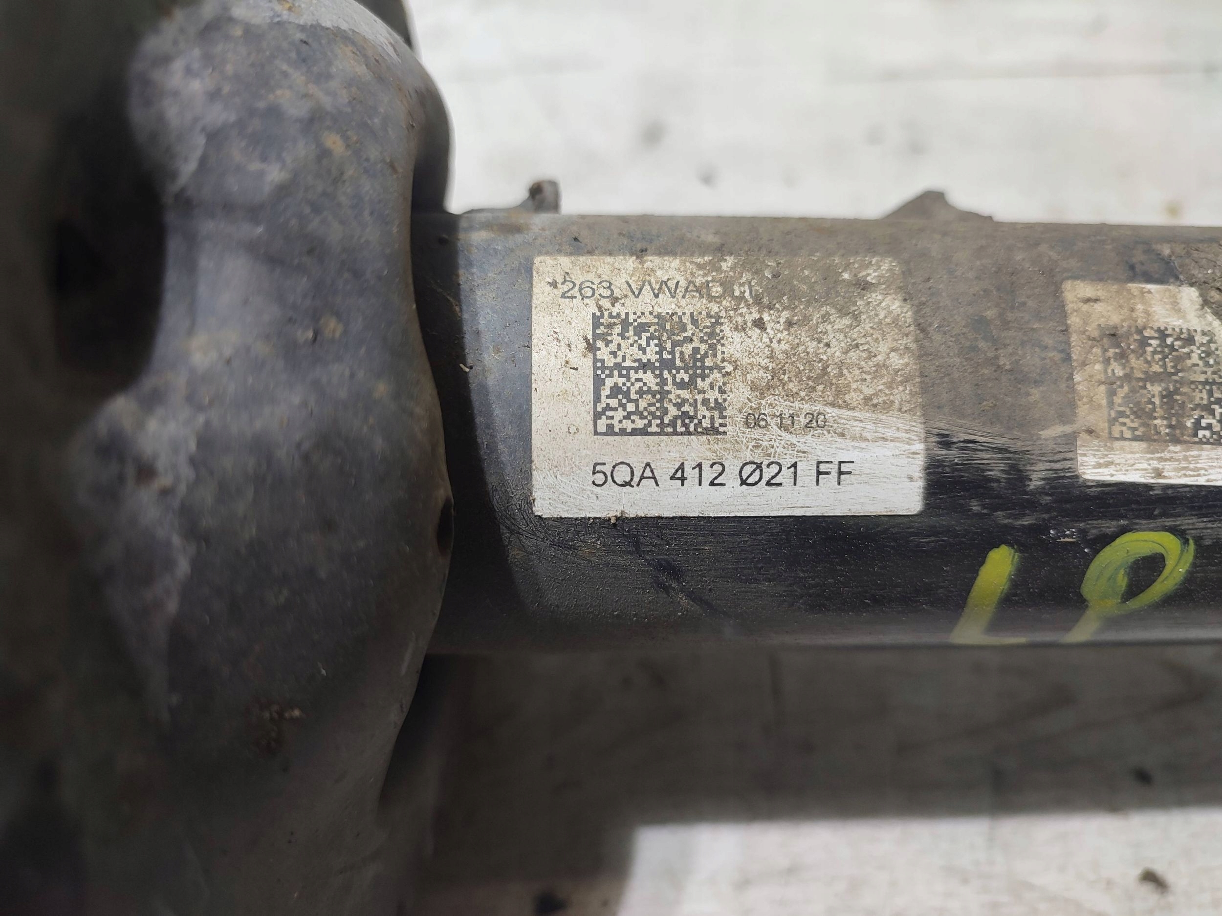 Volkswagen Touran III 2020 front left shock absorber osi przedniej